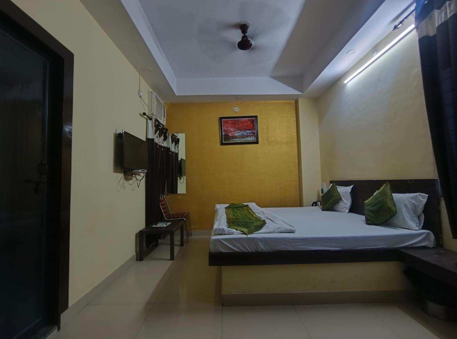 Economy Double Room photo 1