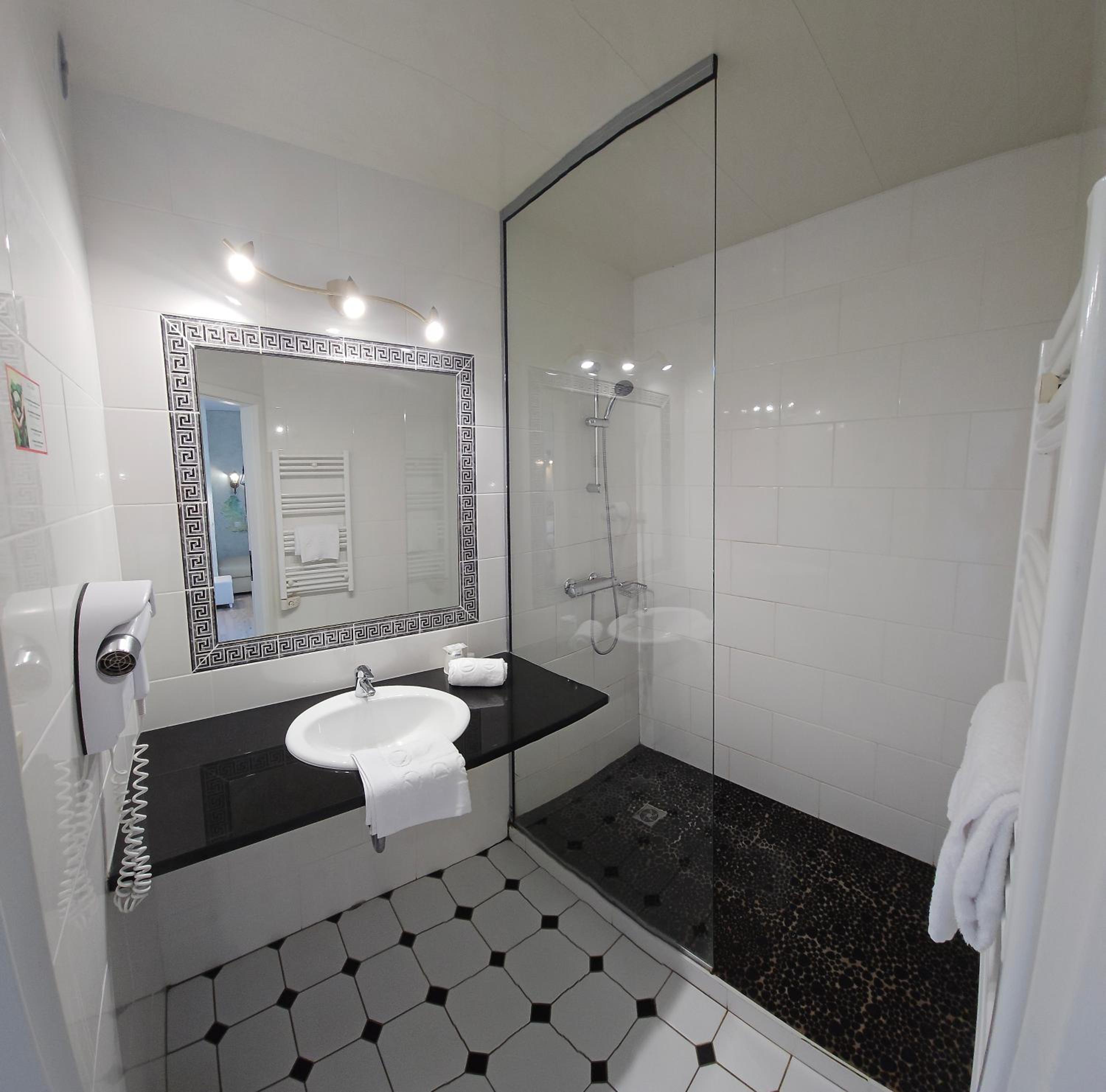 Comfort Double Room - Photo 11