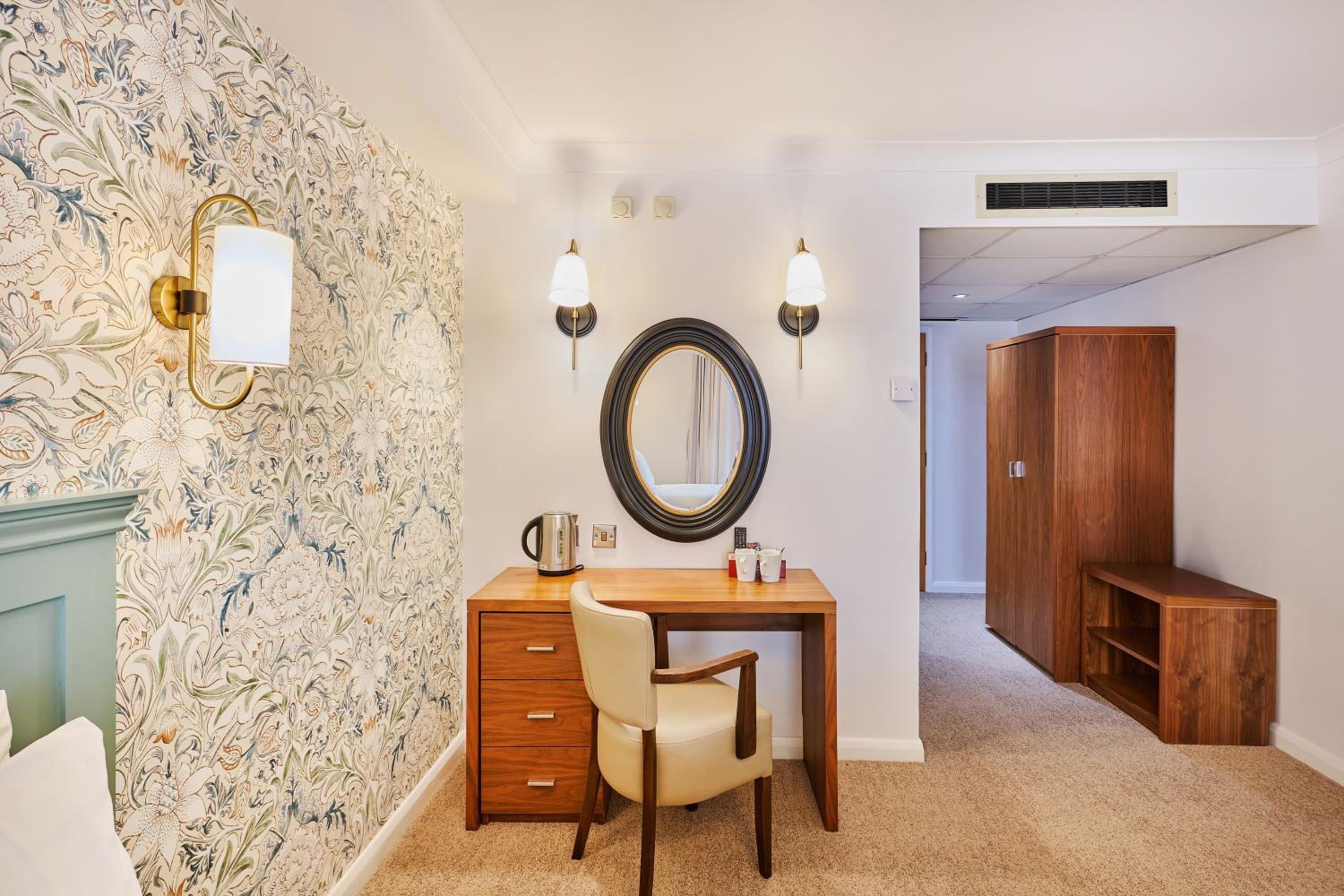 Standard Double Room - Photo 8