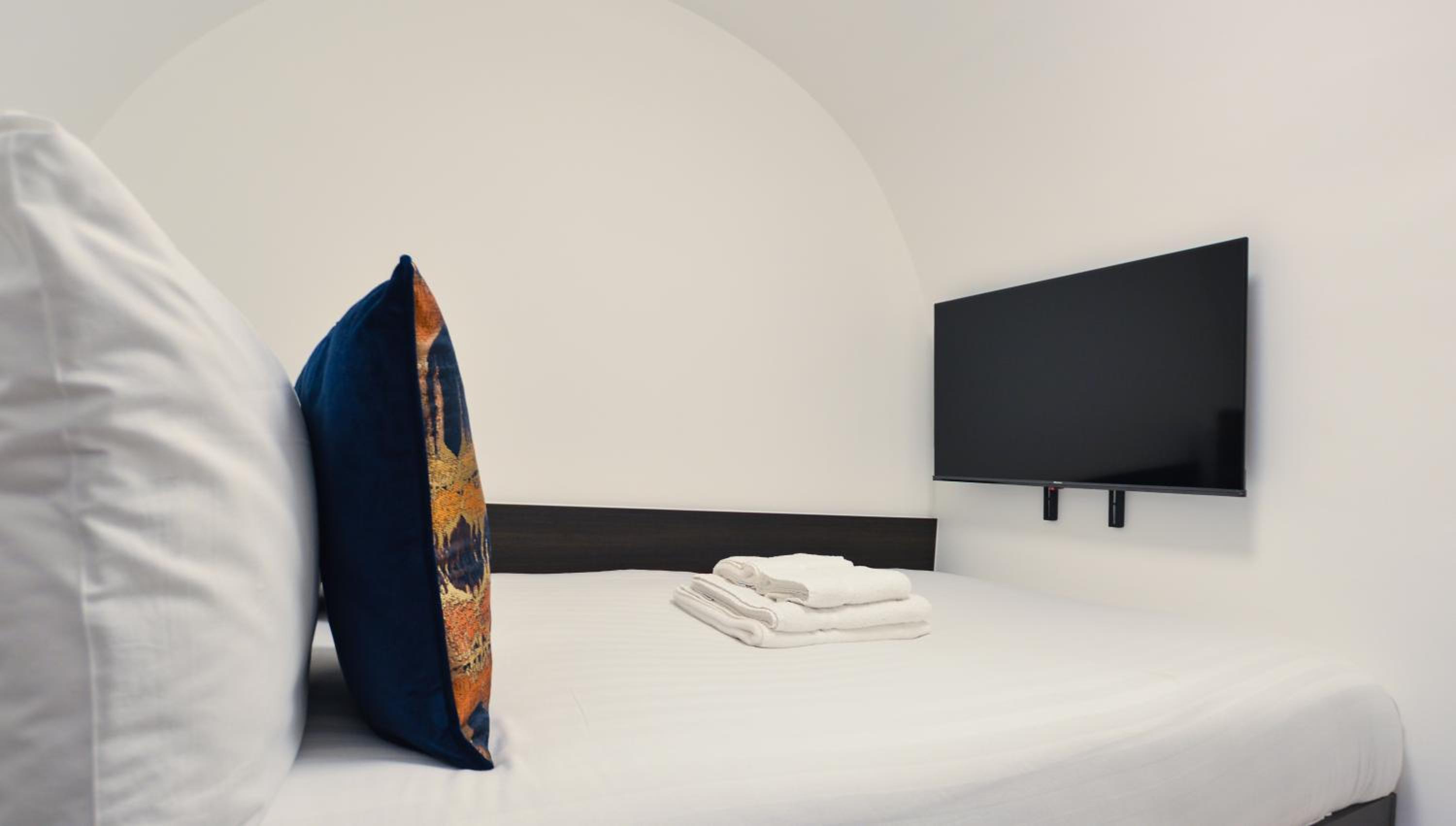 Budget Single Basement Room photo 1