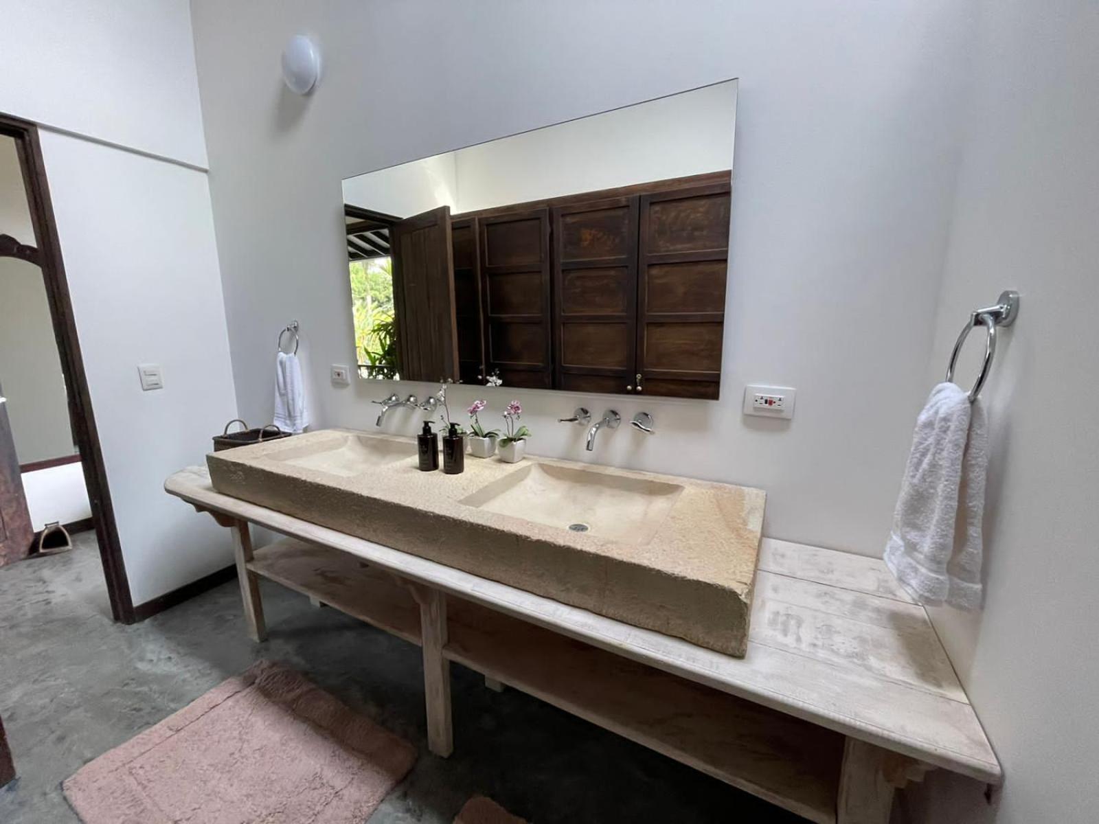 King Suite with Spa Bath photo 2
