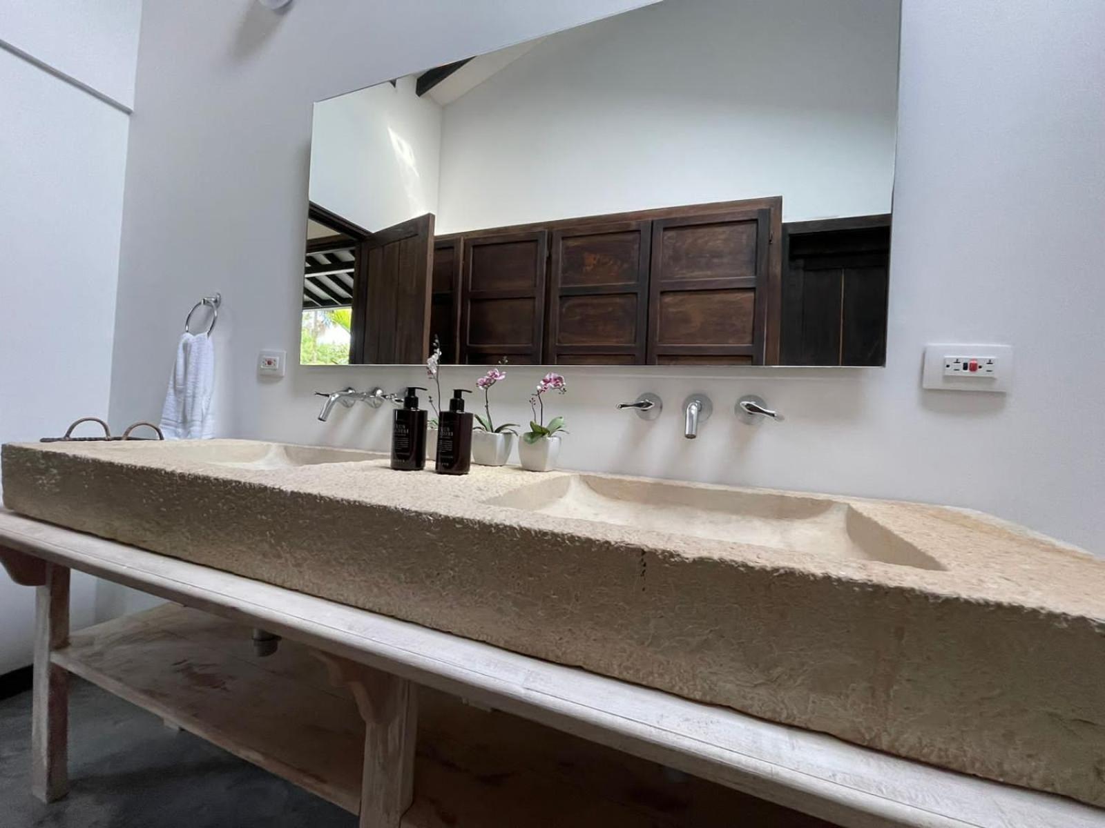 King Suite with Spa Bath photo 3