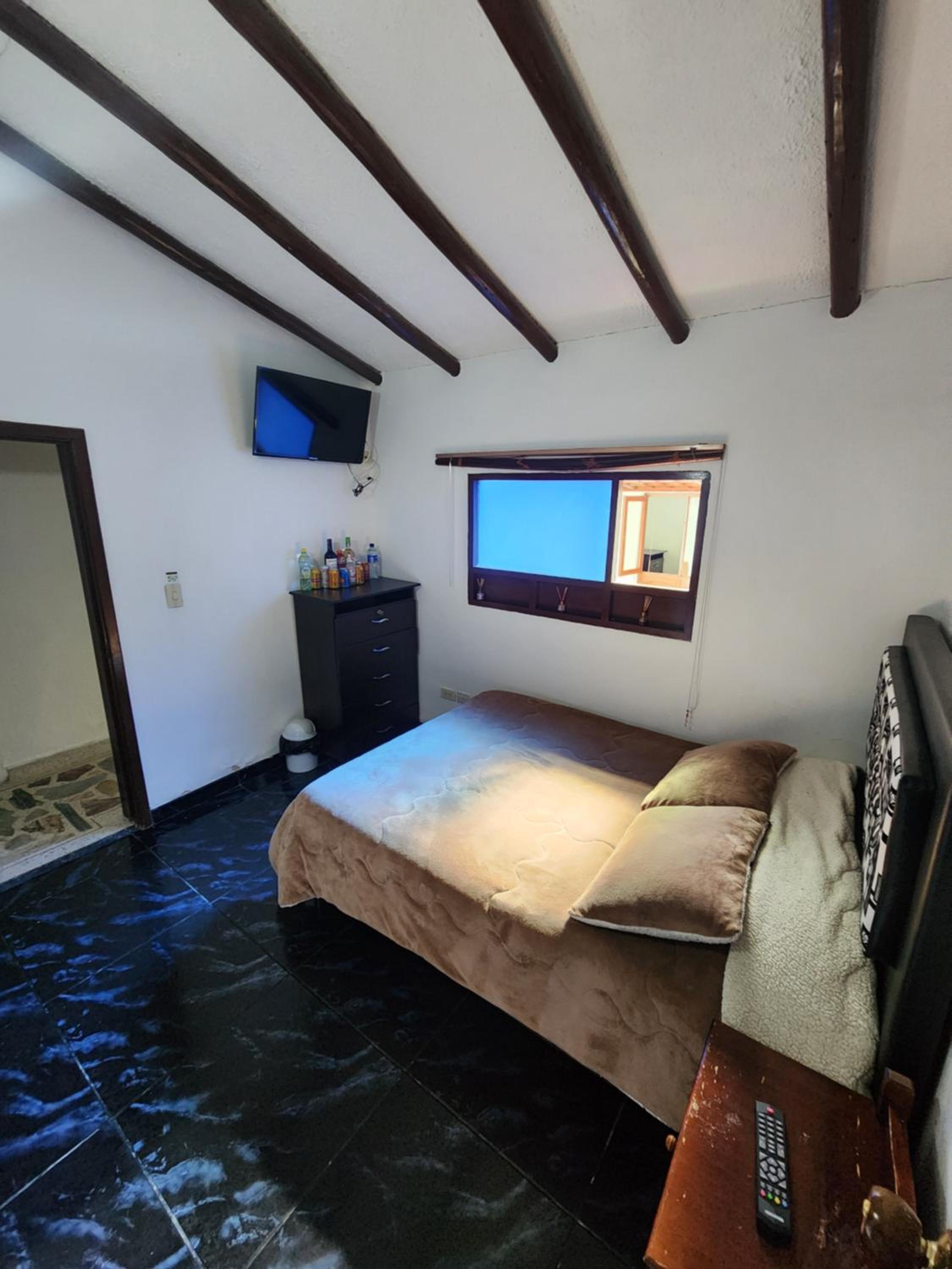 Double Room with Private Bathroom photo 2