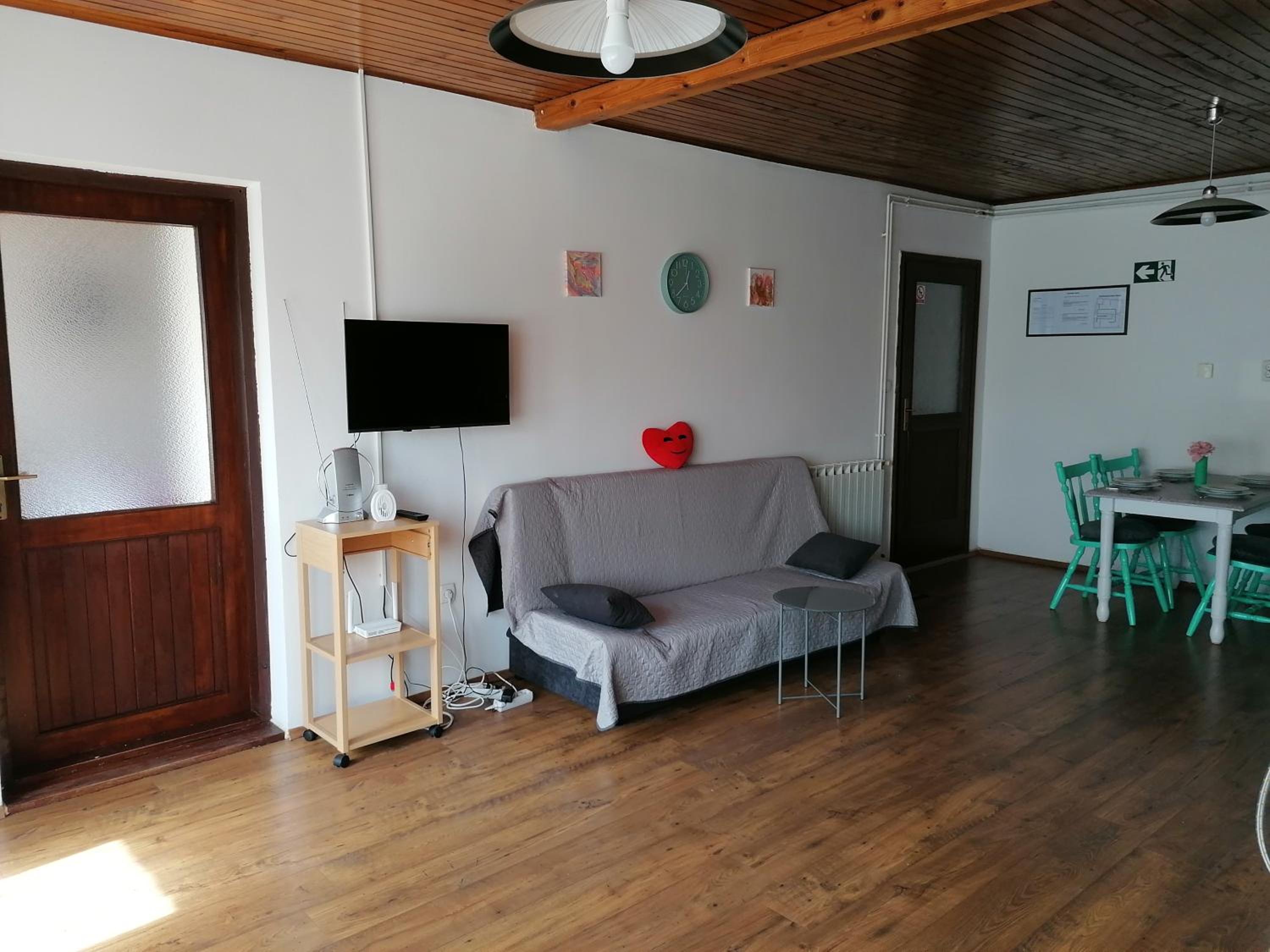 One-Bedroom Apartment photo 3