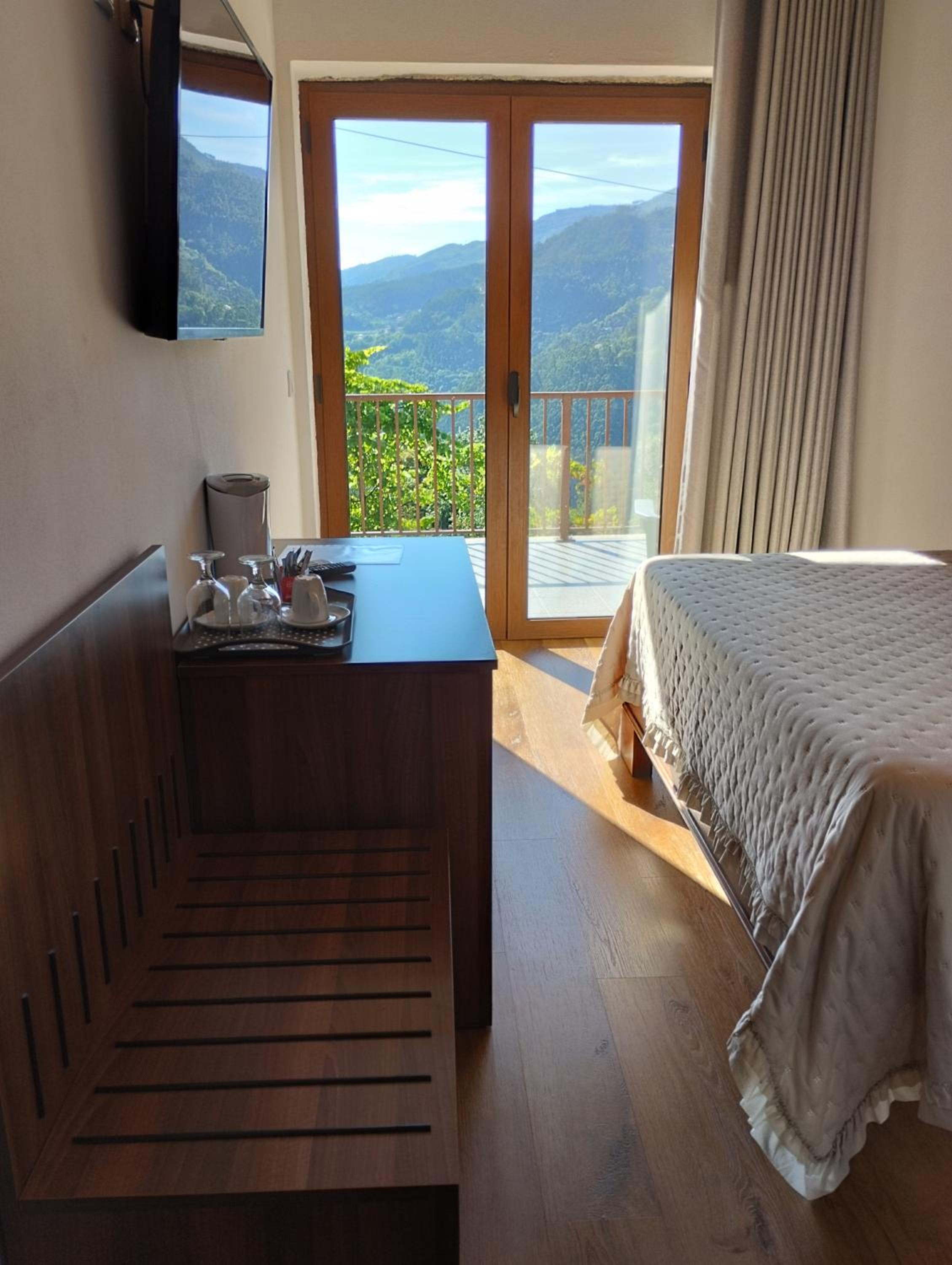 Double Room with Balcony photo 3