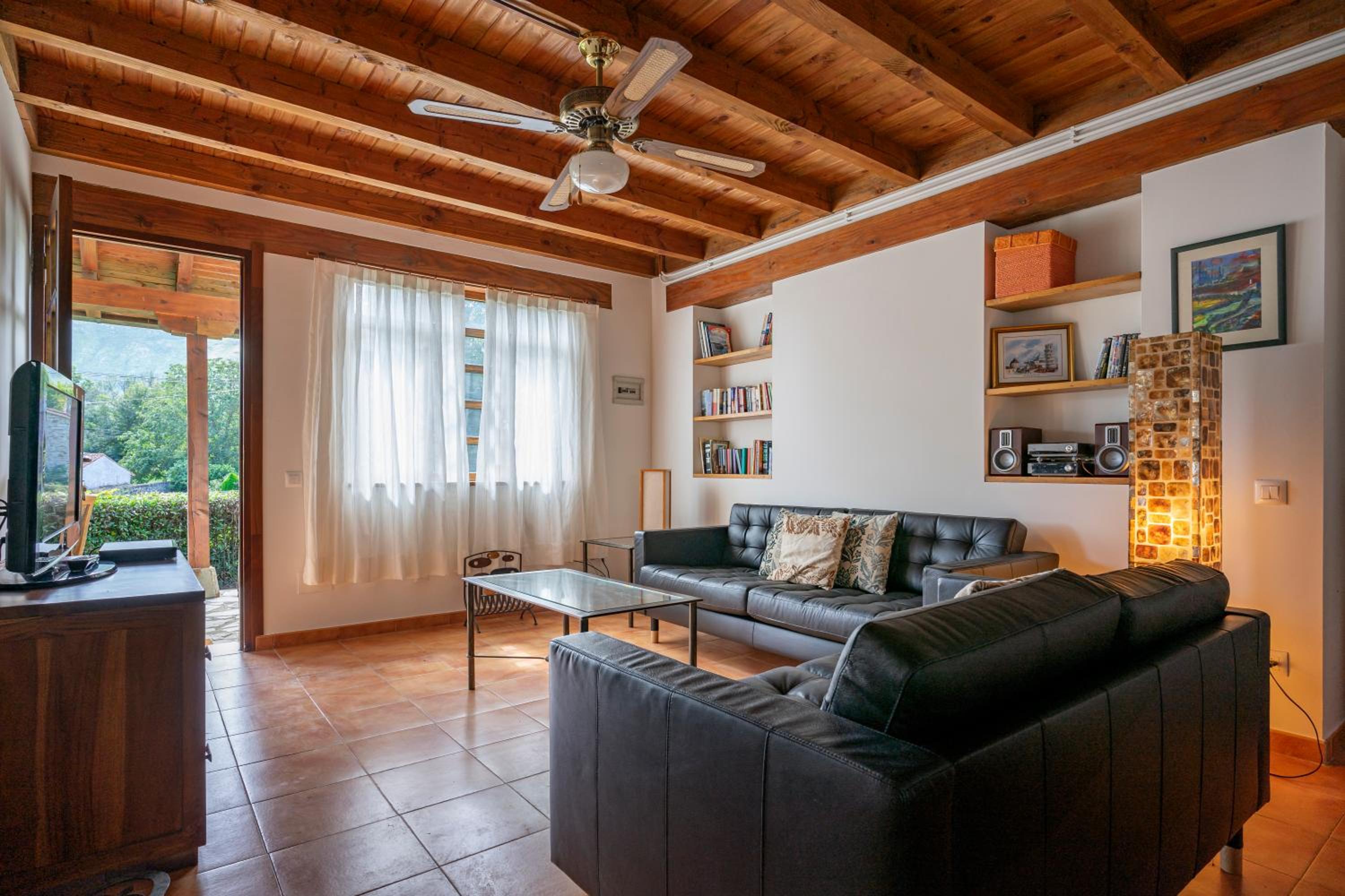 Four-Bedroom House photo 3