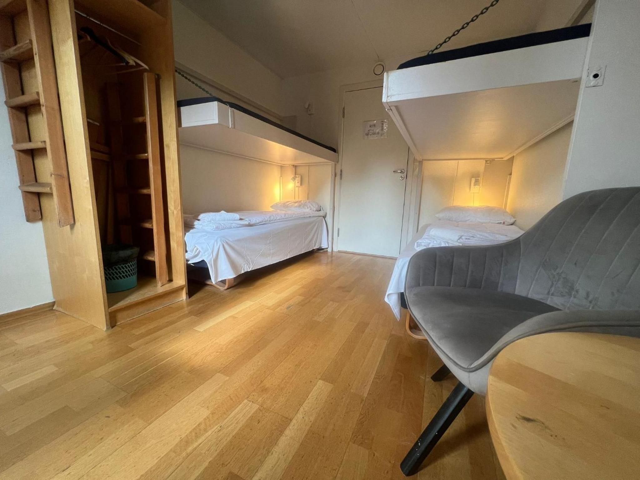 Quadruple Room with Bathroom photo 2