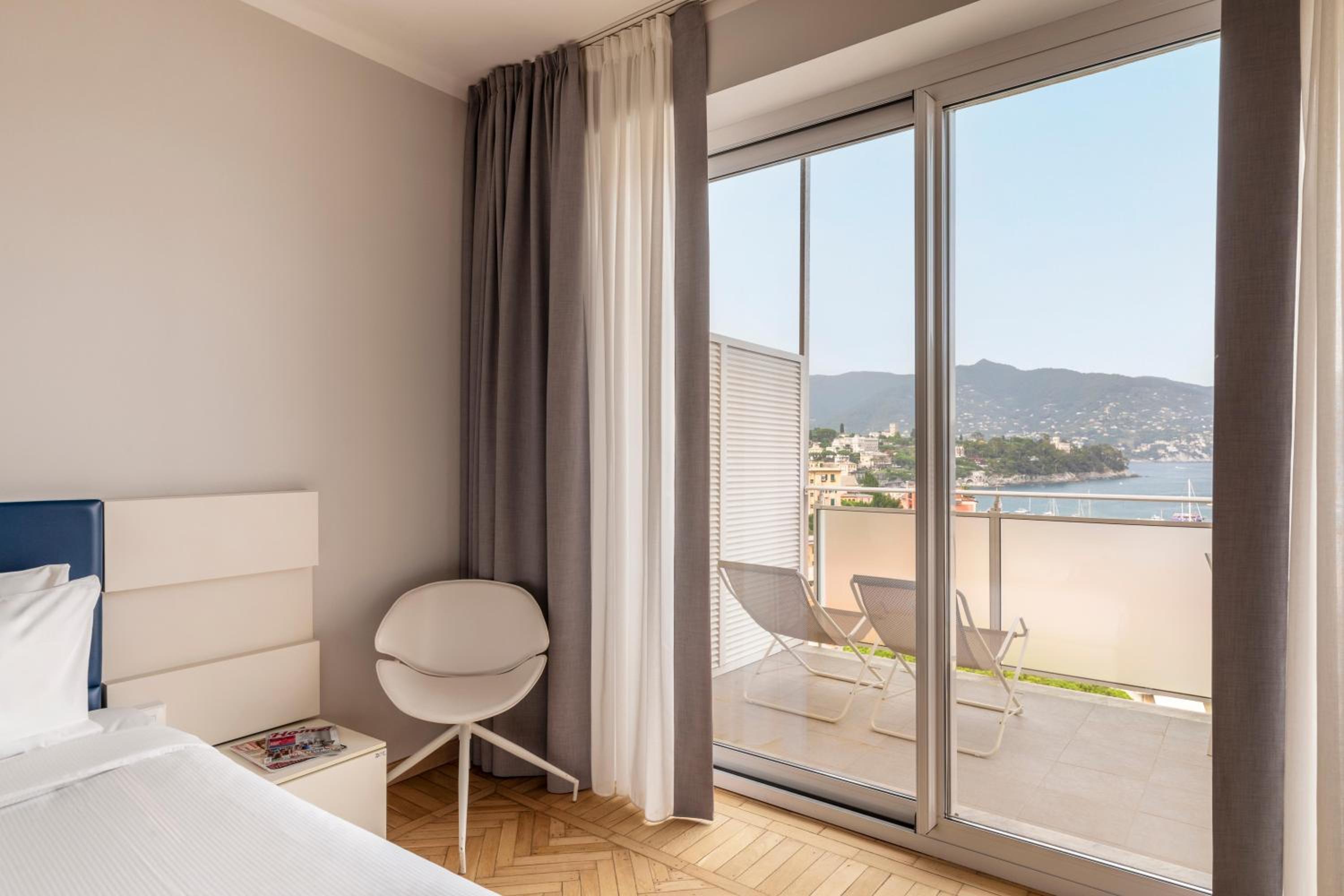 Double Room with Sea View - Photo 7