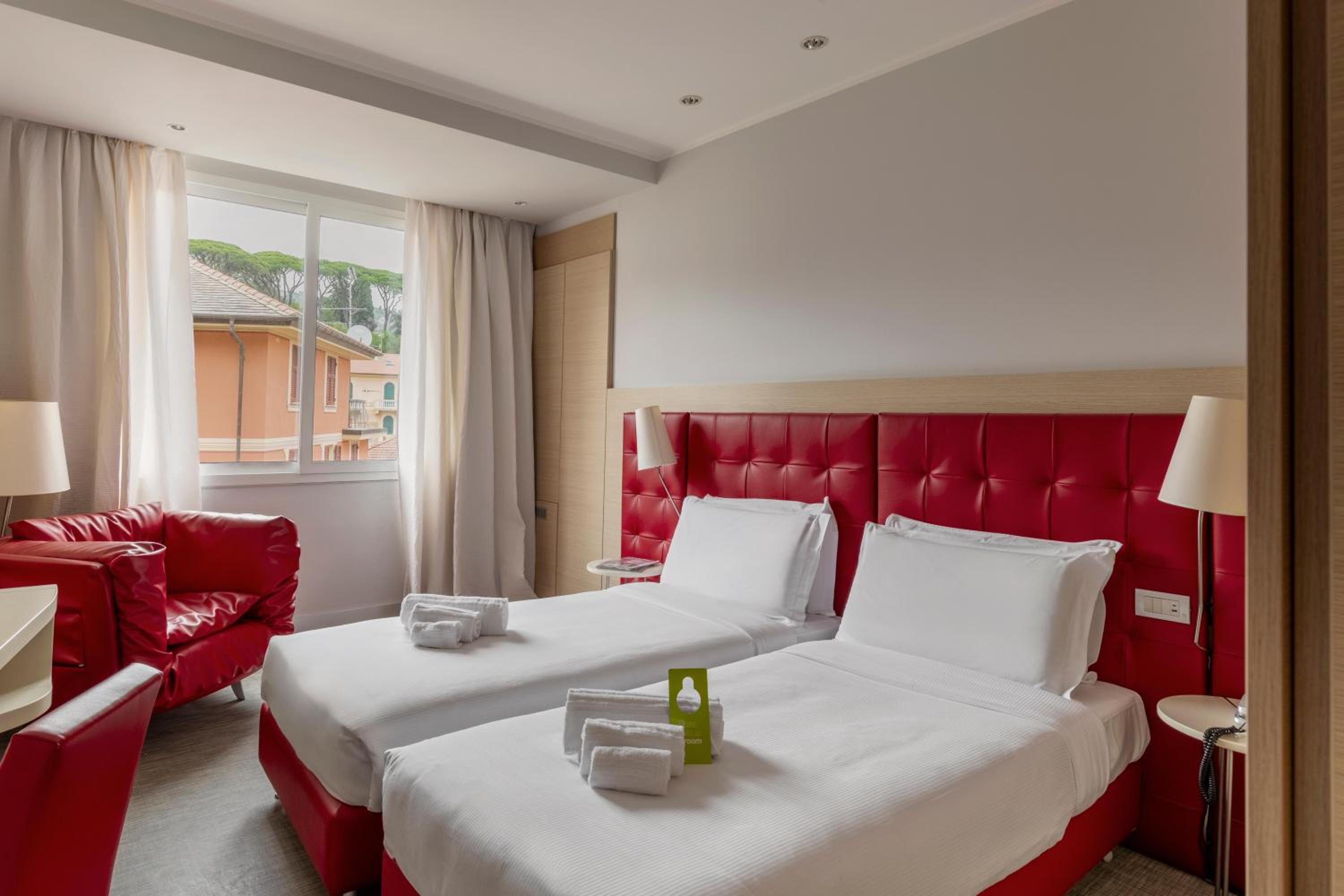 Standard Double or Twin Room - Photo 4