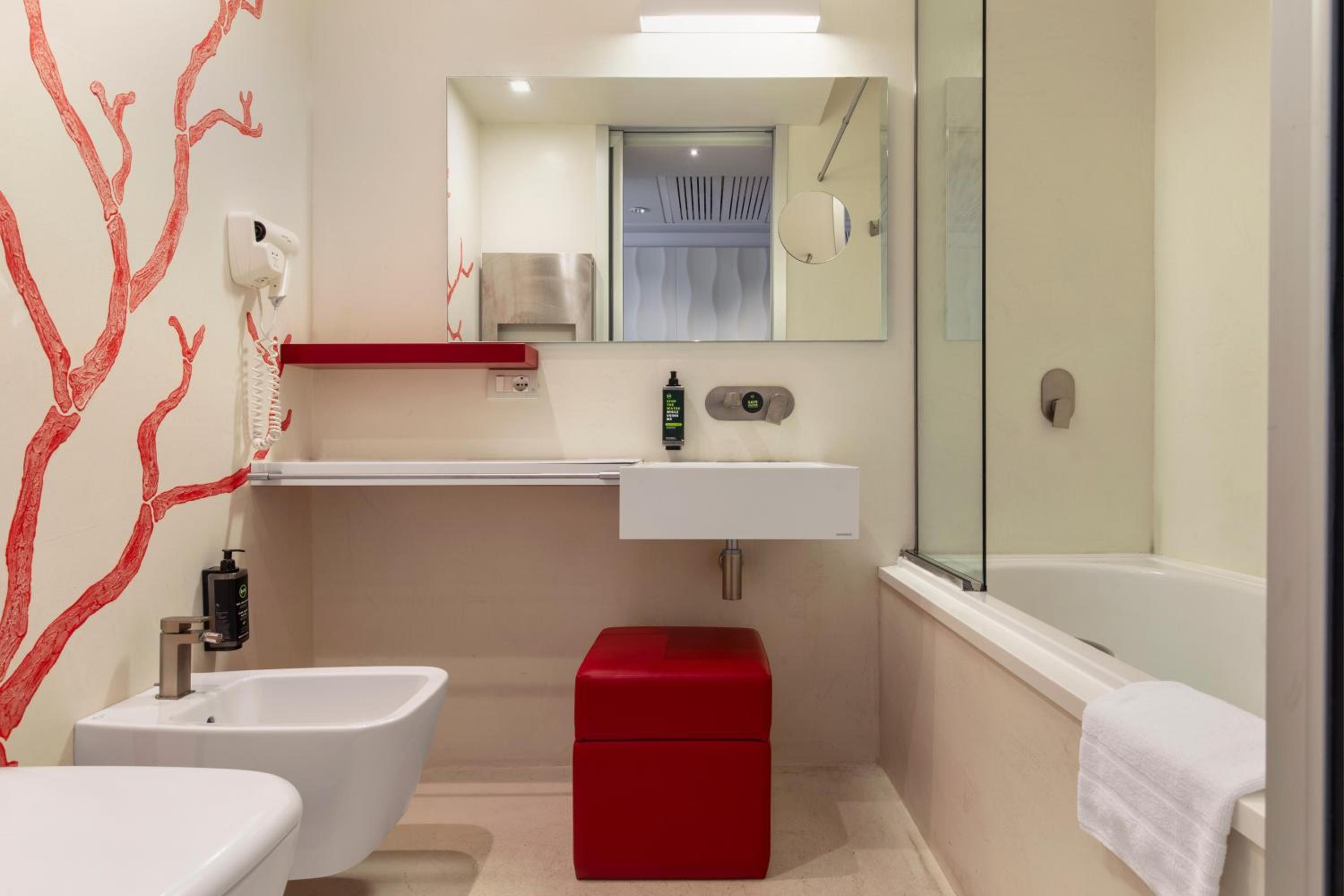 Standard Double or Twin Room - Photo 6