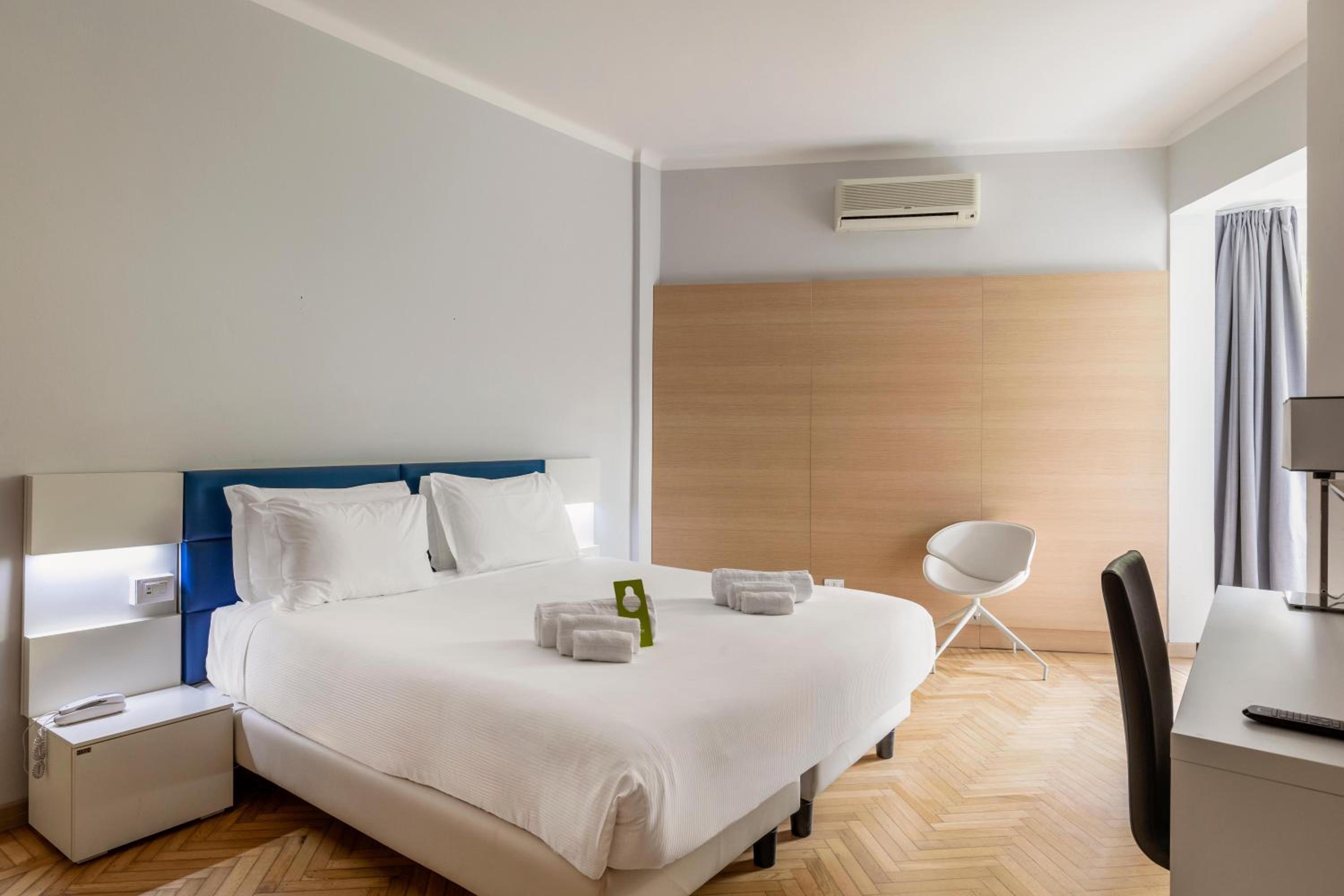 Deluxe Triple Room - Photo 3