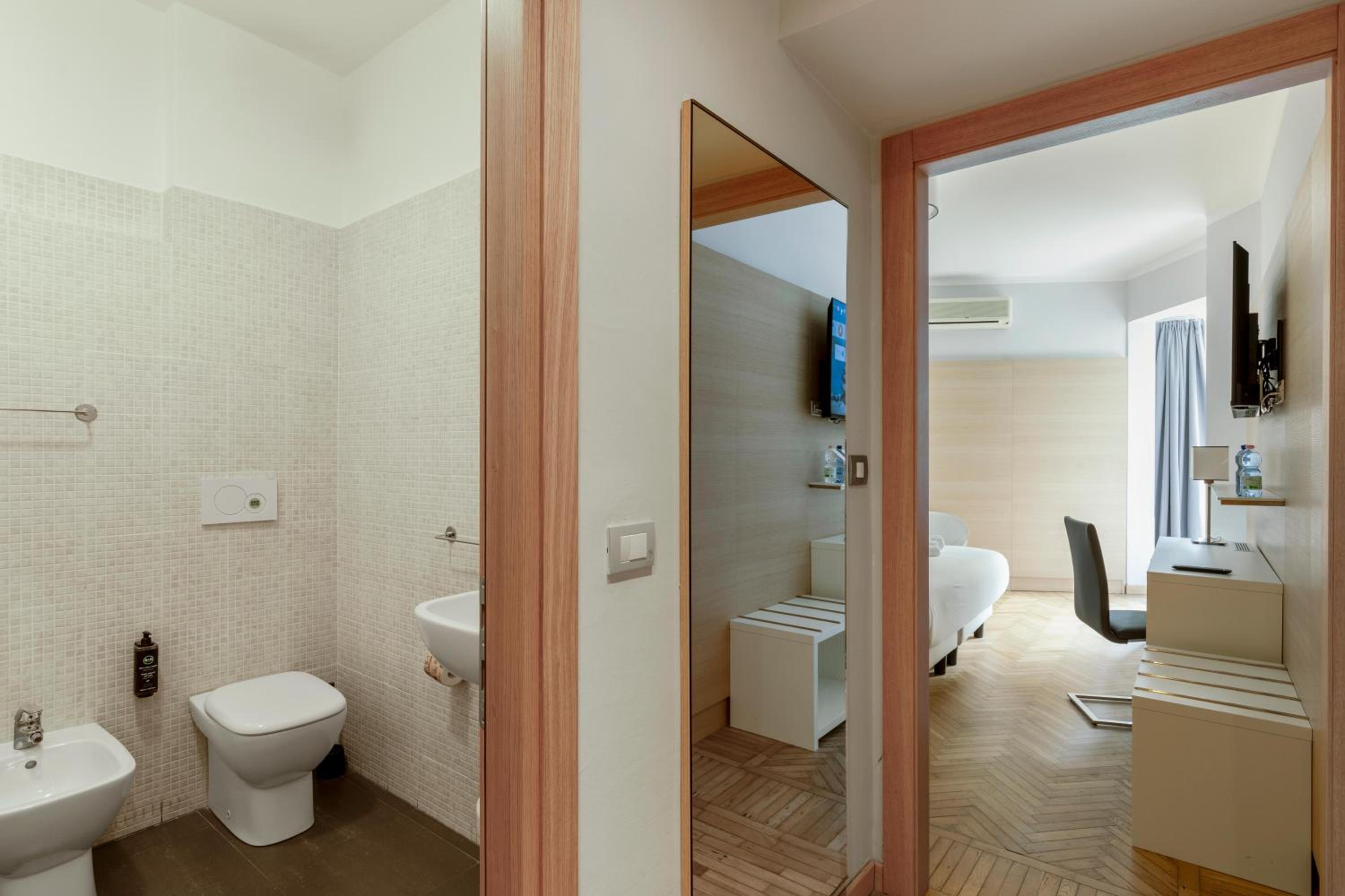 Deluxe Triple Room - Photo 8