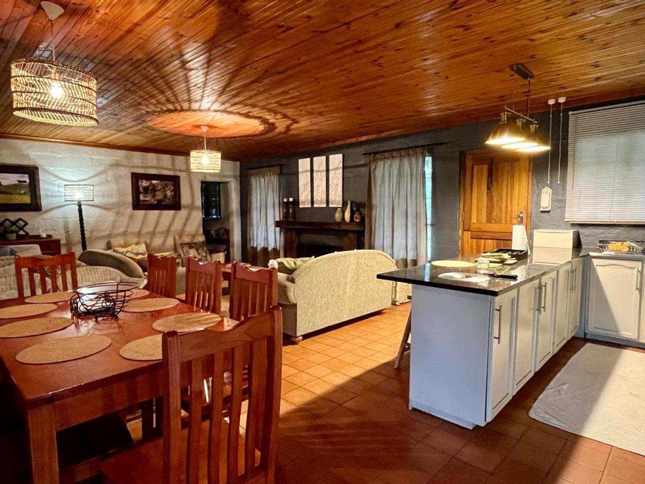 Four-Bedroom House photo 3