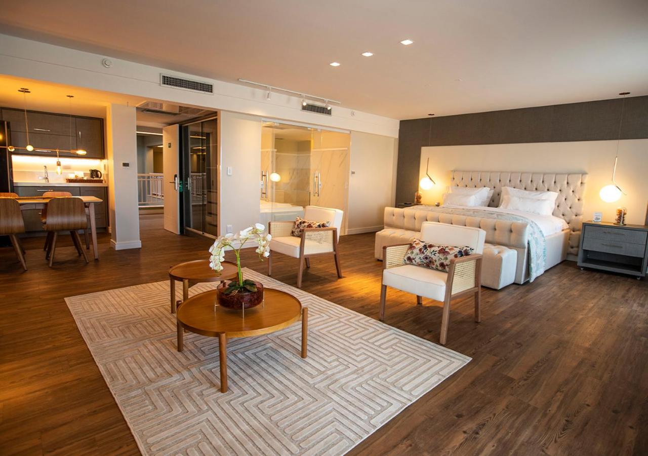 Deluxe Suite with Spa Bath
