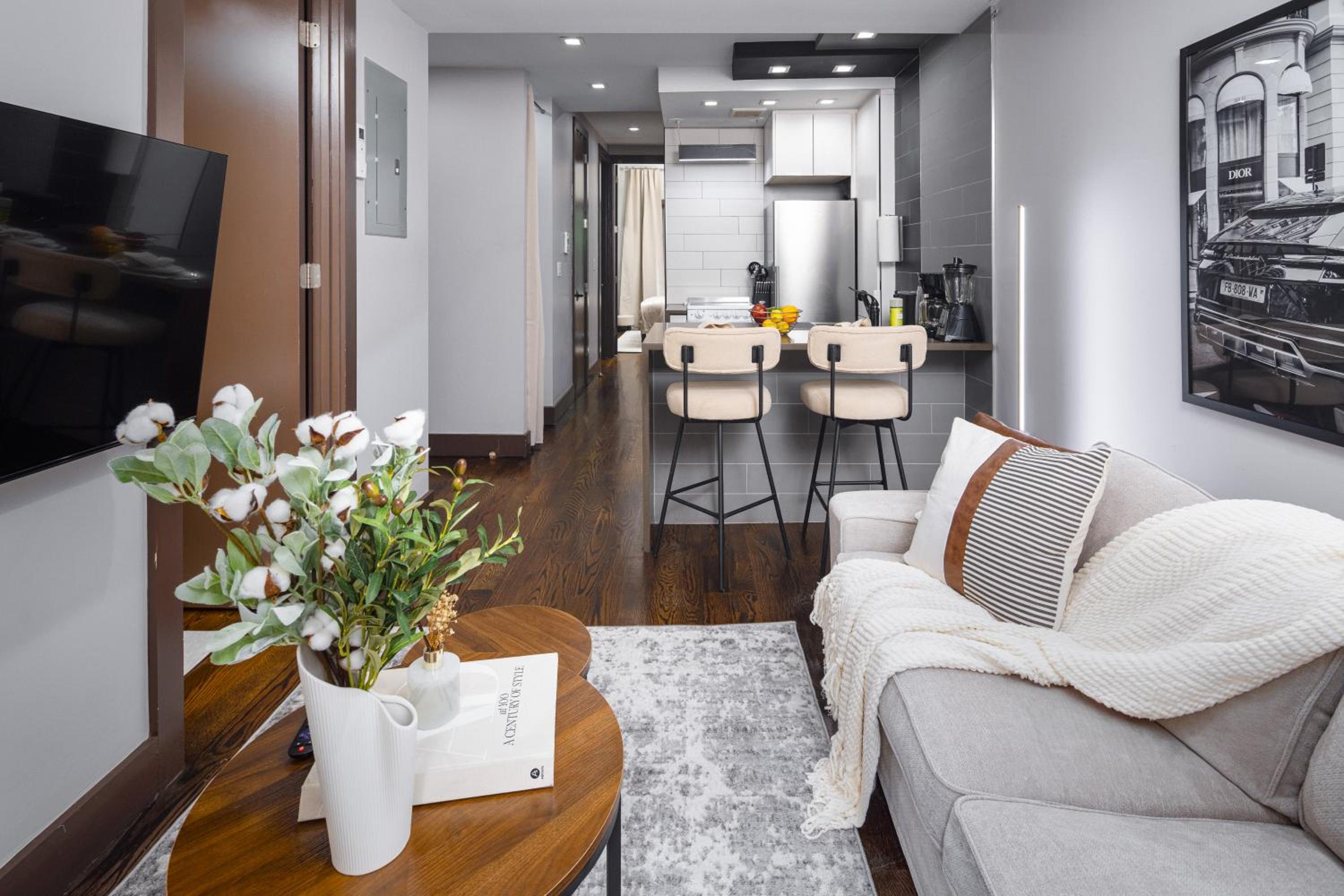 Three-Bedroom Apartment photo 1