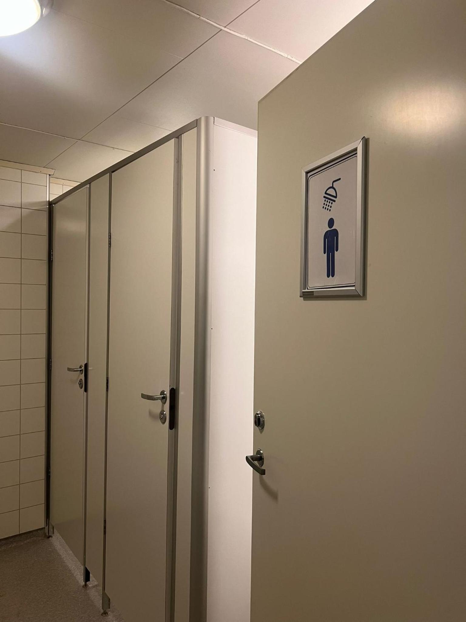 Twin Room with Shared Bathroom photo 3