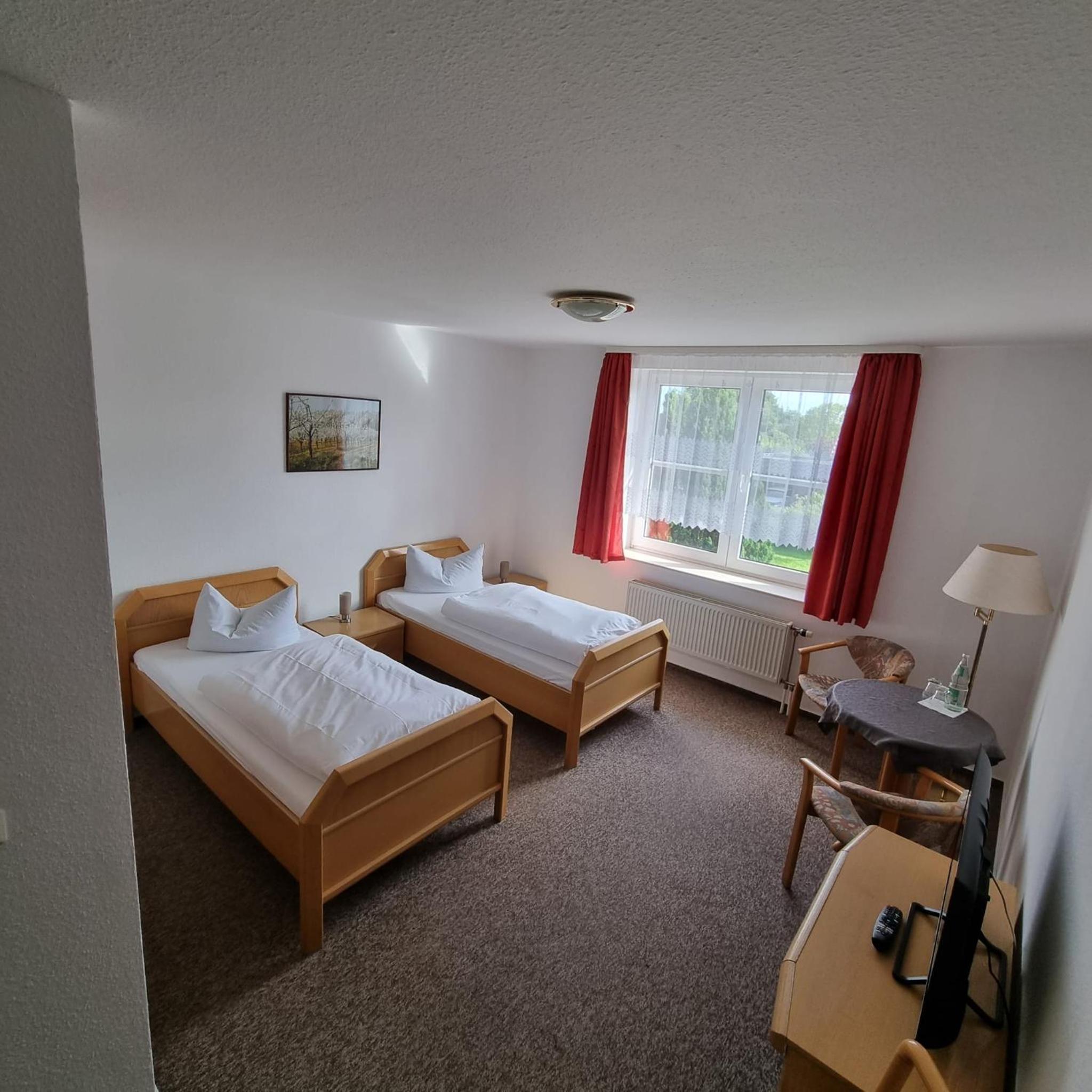 Twin Room - Photo 5