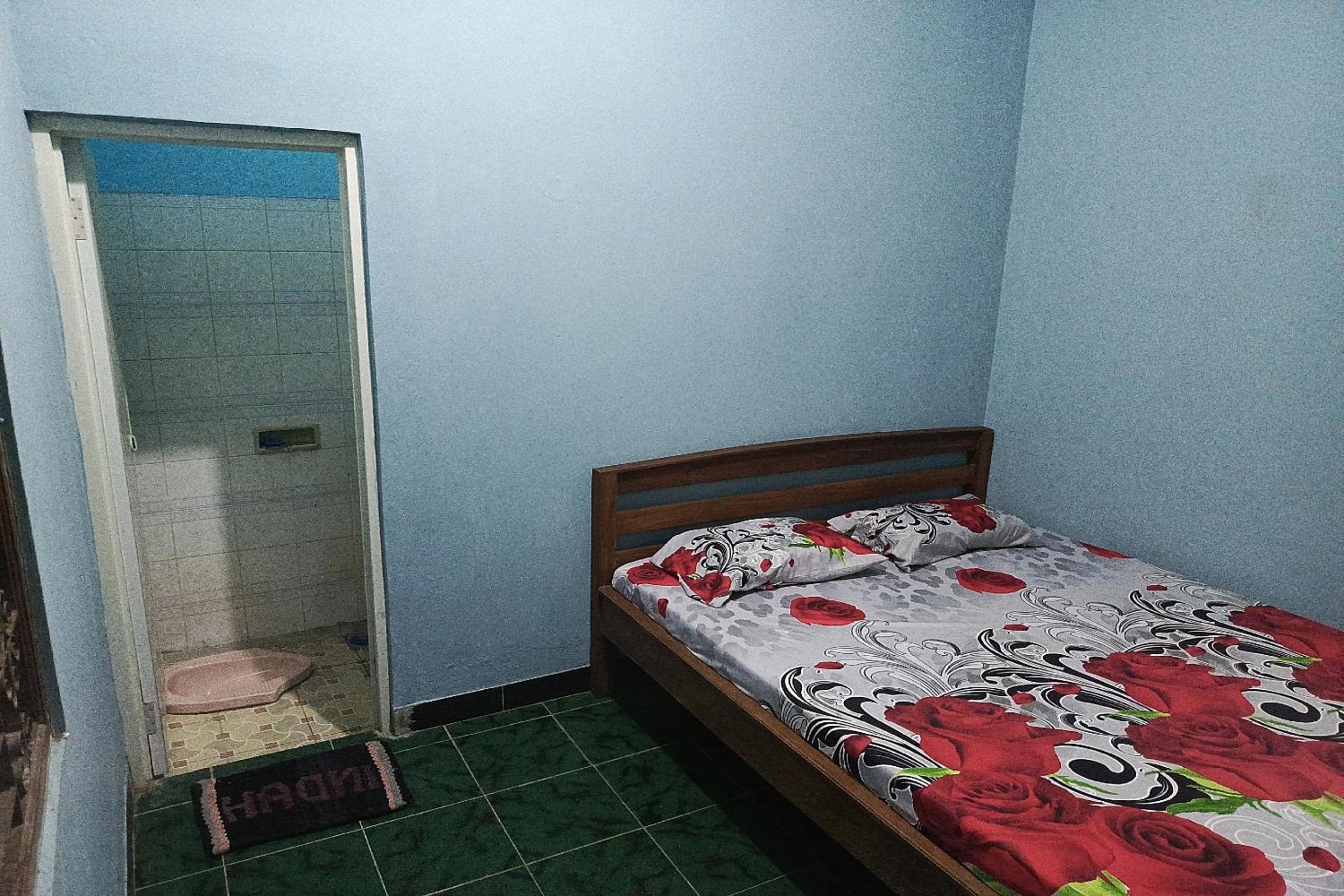 Budget Double Room photo 2