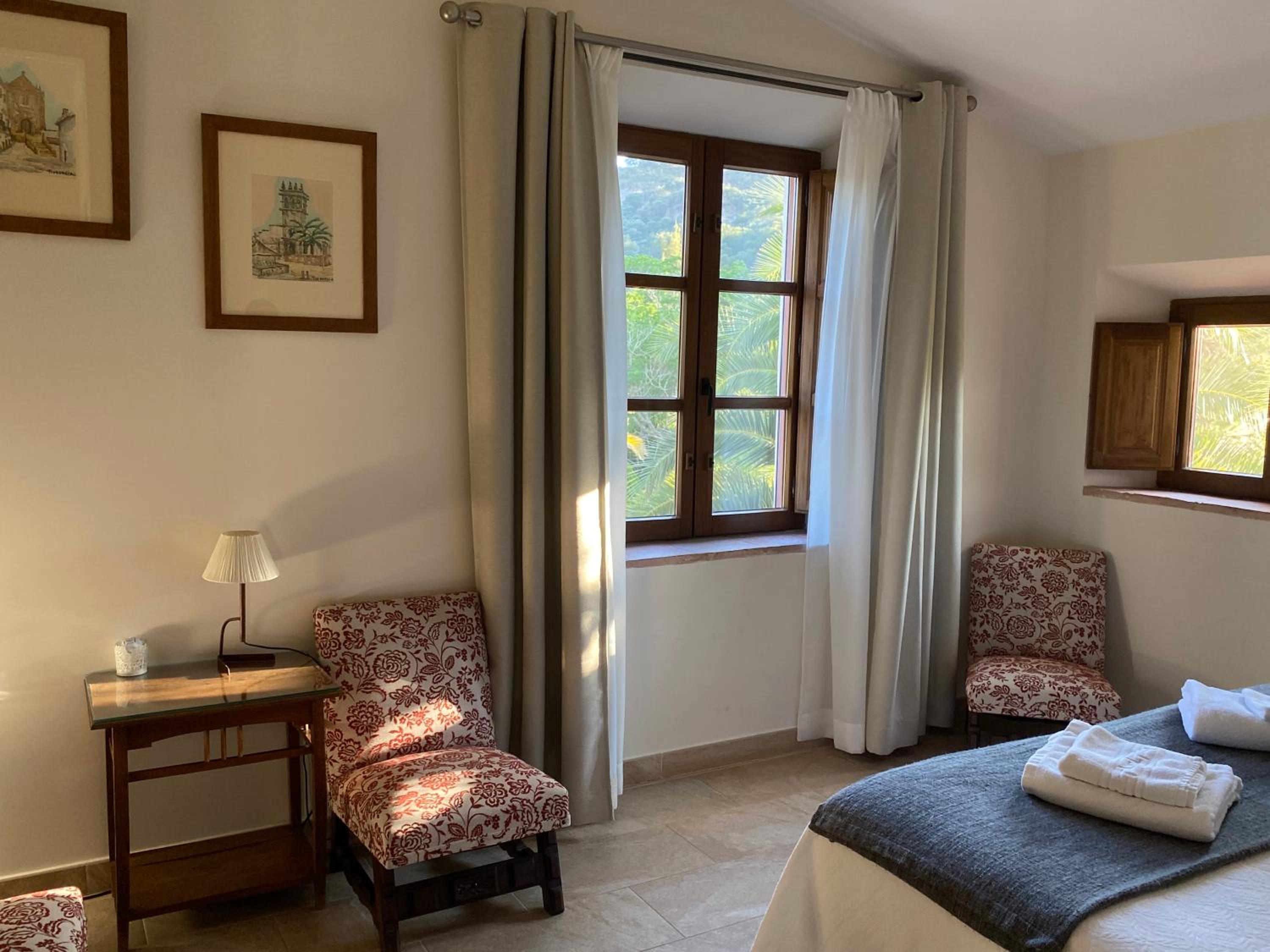 Double or Twin Room with Garden View - Photo 4