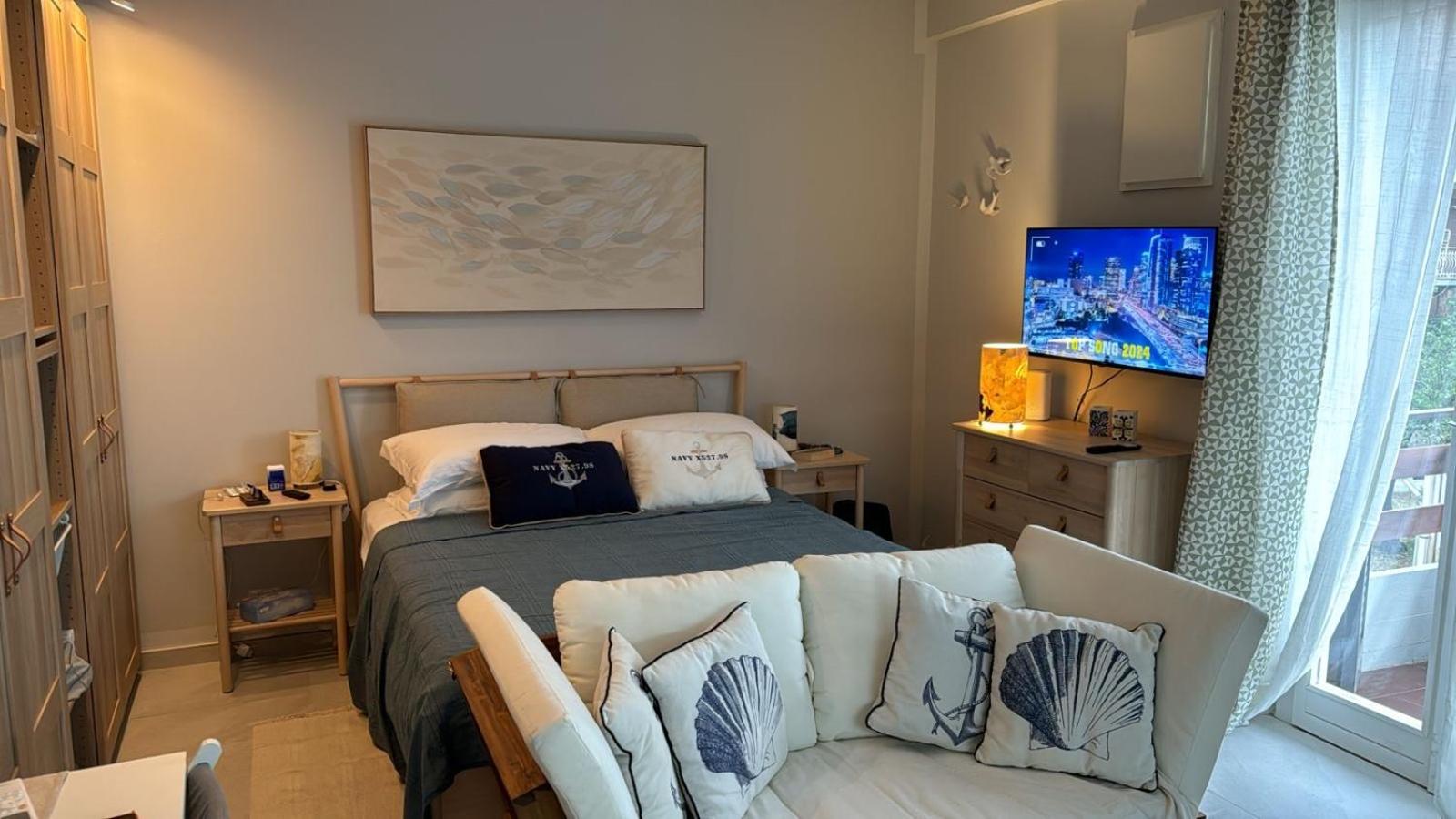 Studio Apartment with Sea View photo 1