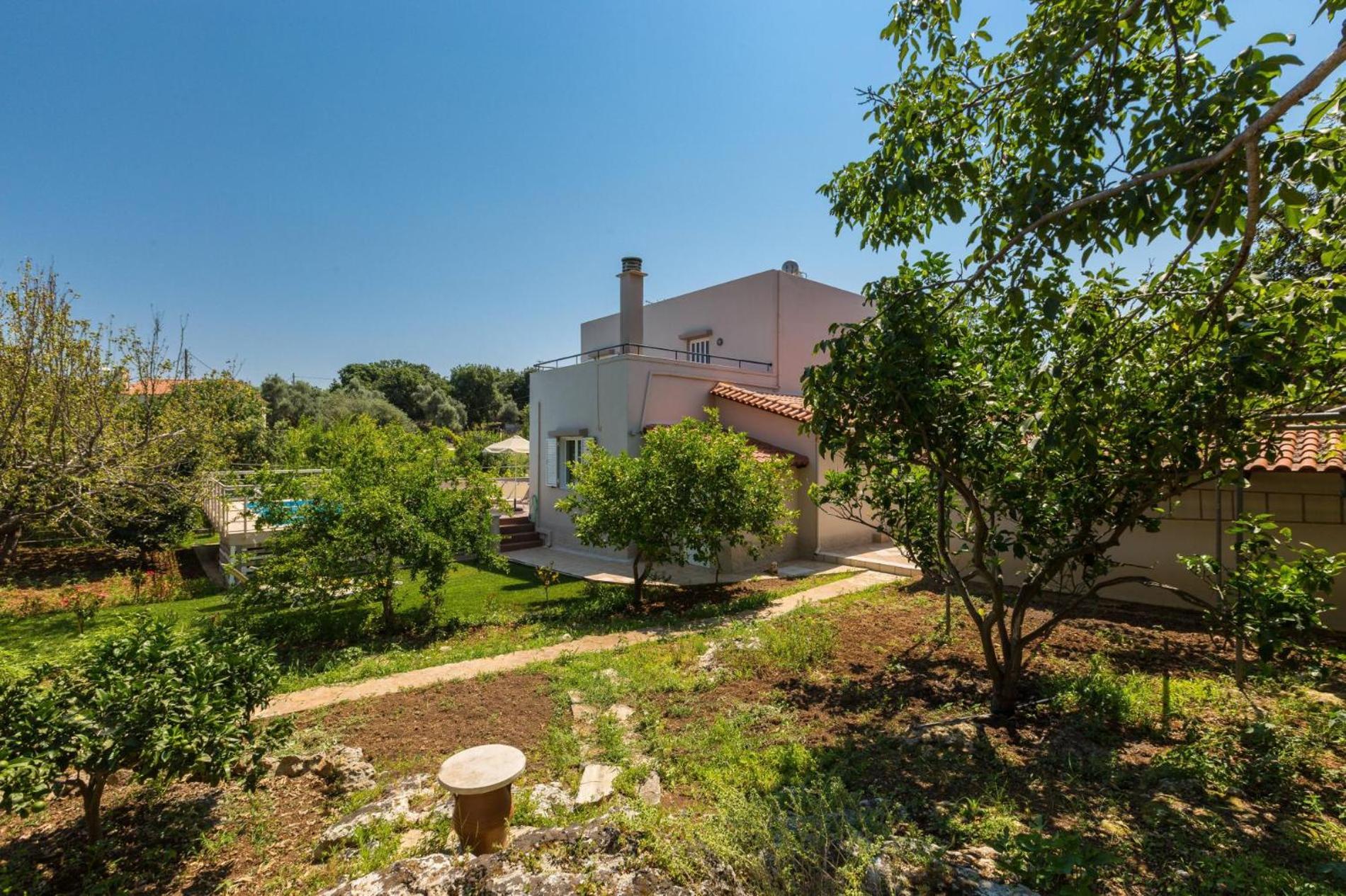Three-Bedroom Villa photo 2
