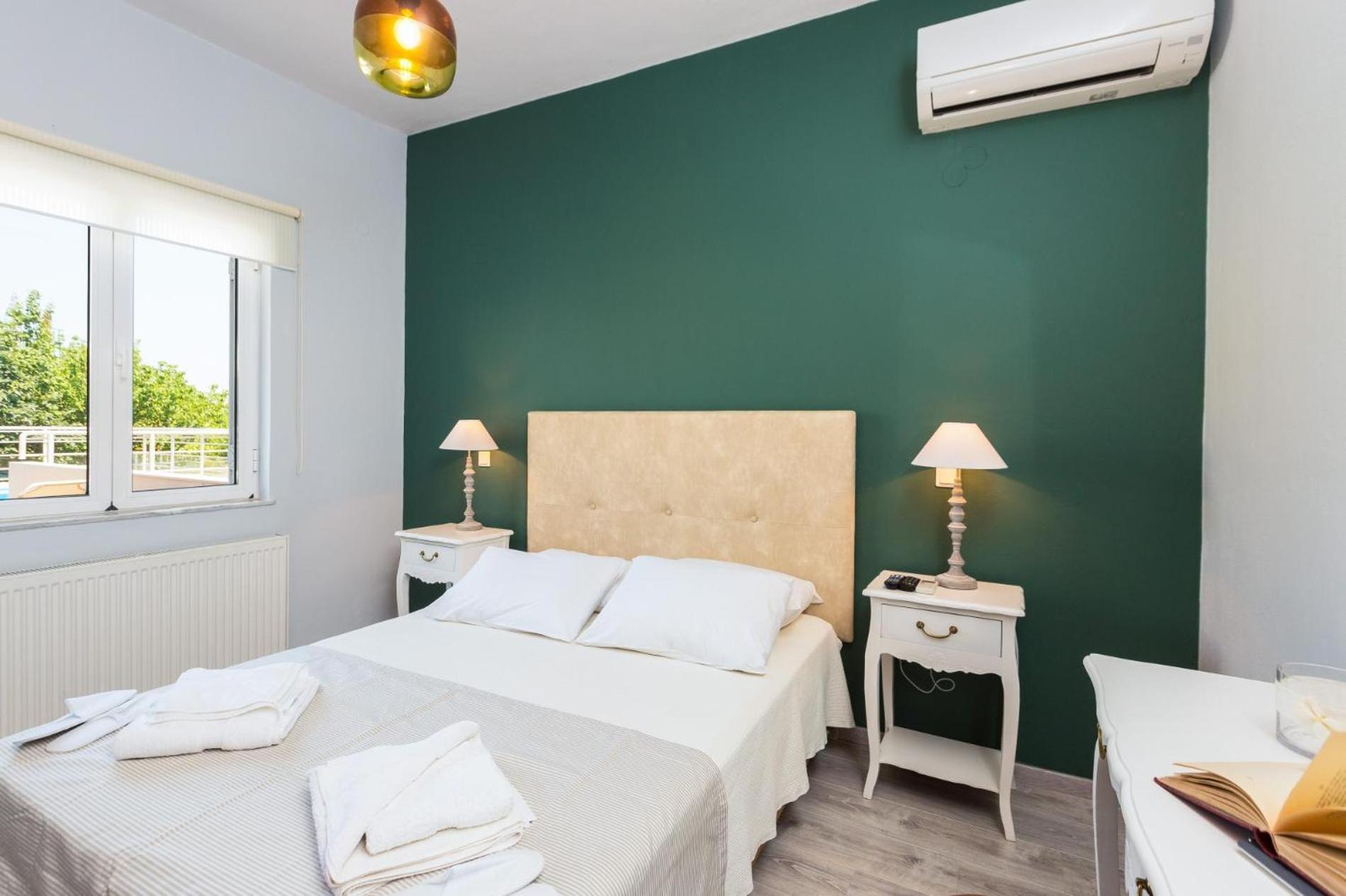Three-Bedroom Villa photo 1