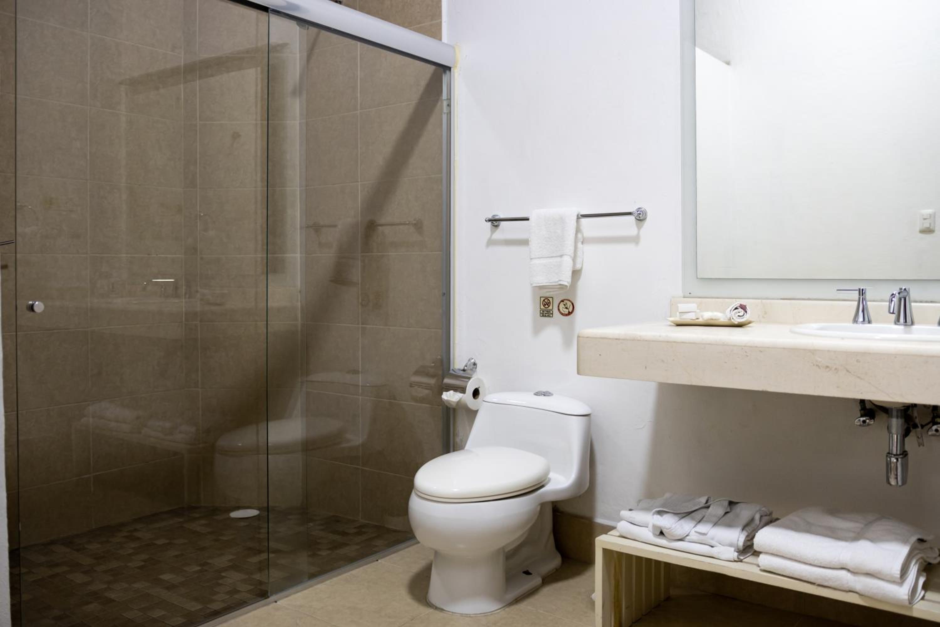 Standard Double Room - Photo 14
