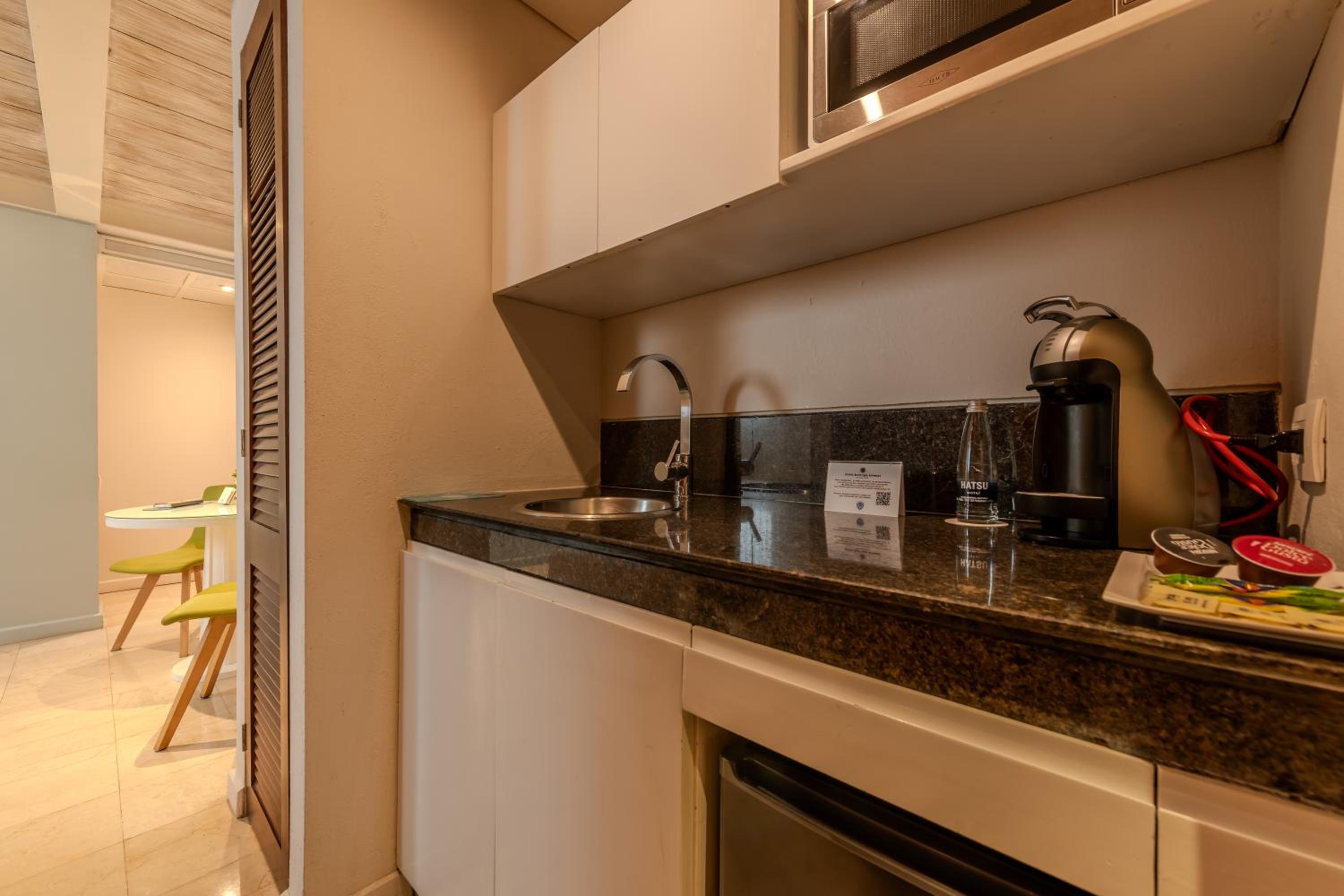 Deluxe Double Room With Sea View - Photo 2