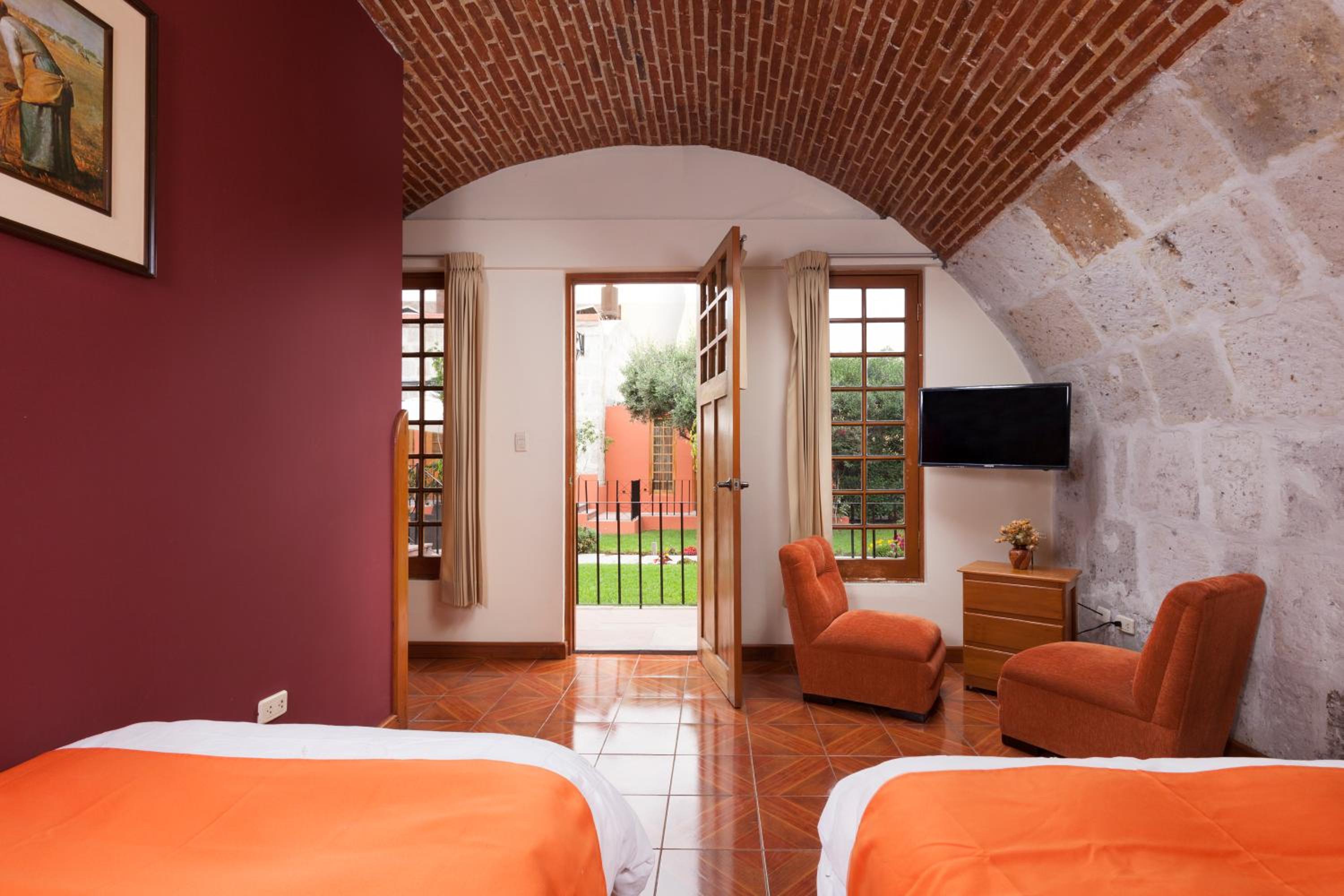 Double or Twin Room - Photo 9