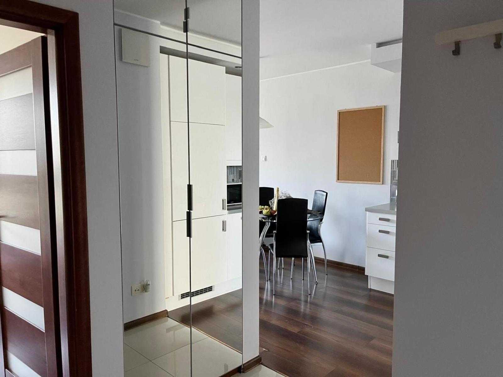 One-Bedroom Apartment with Balcony - 15 Torunska Street - Photo 3