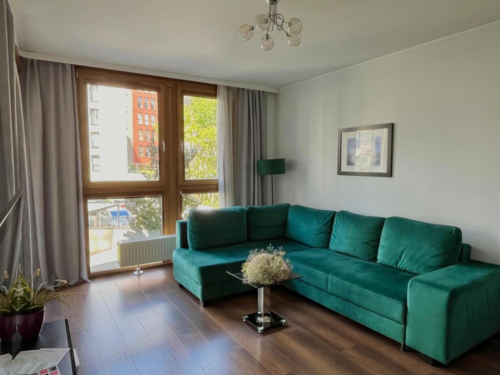 One-Bedroom Apartment with Balcony - 15 Torunska Street - Photo 2