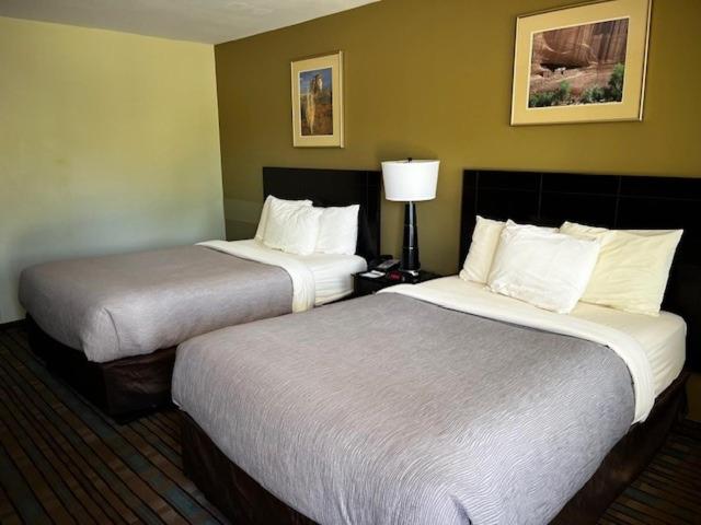 Double Room - Photo 11