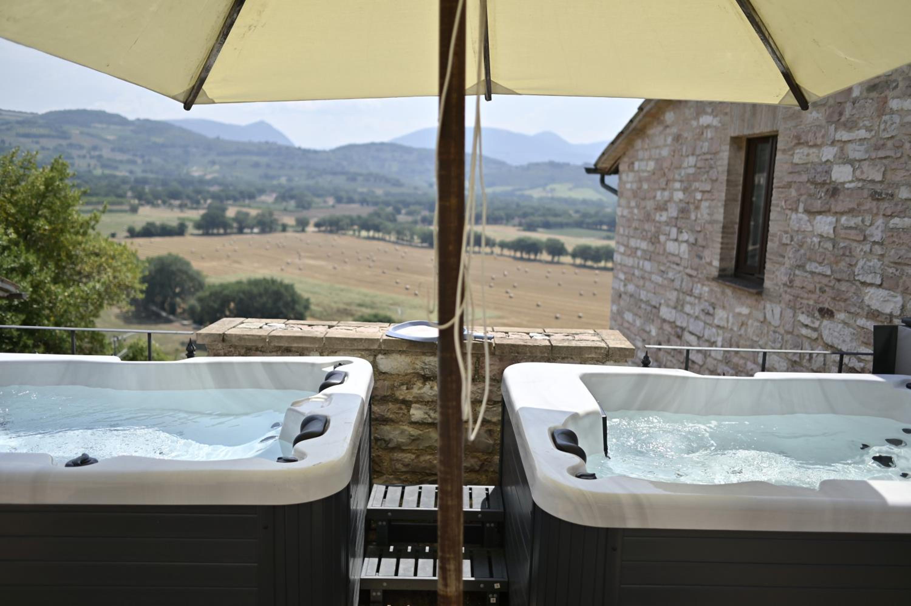 Deluxe Double or Twin Room - Photo 2