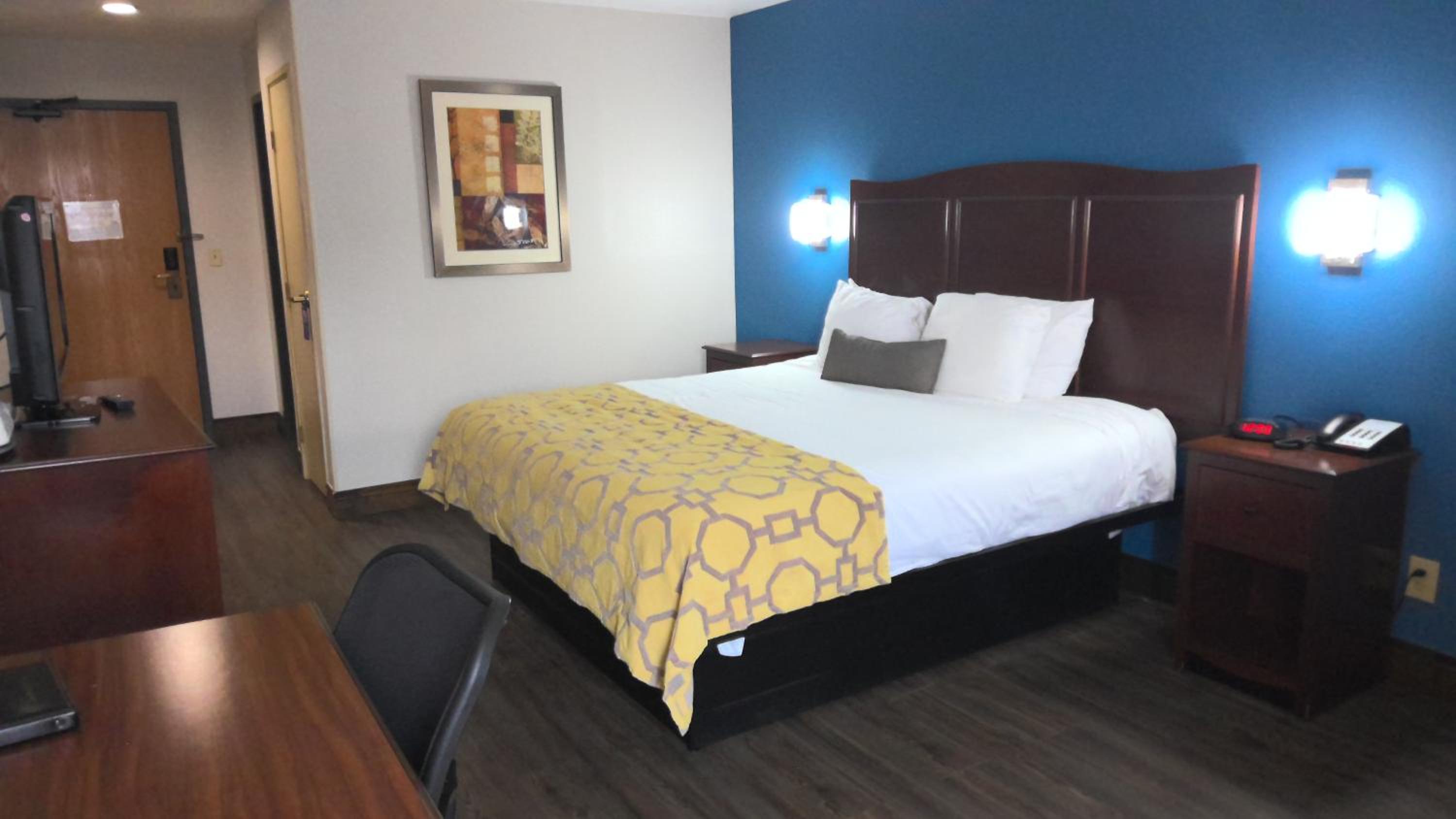 King Room - Non-Smoking - Photo 1