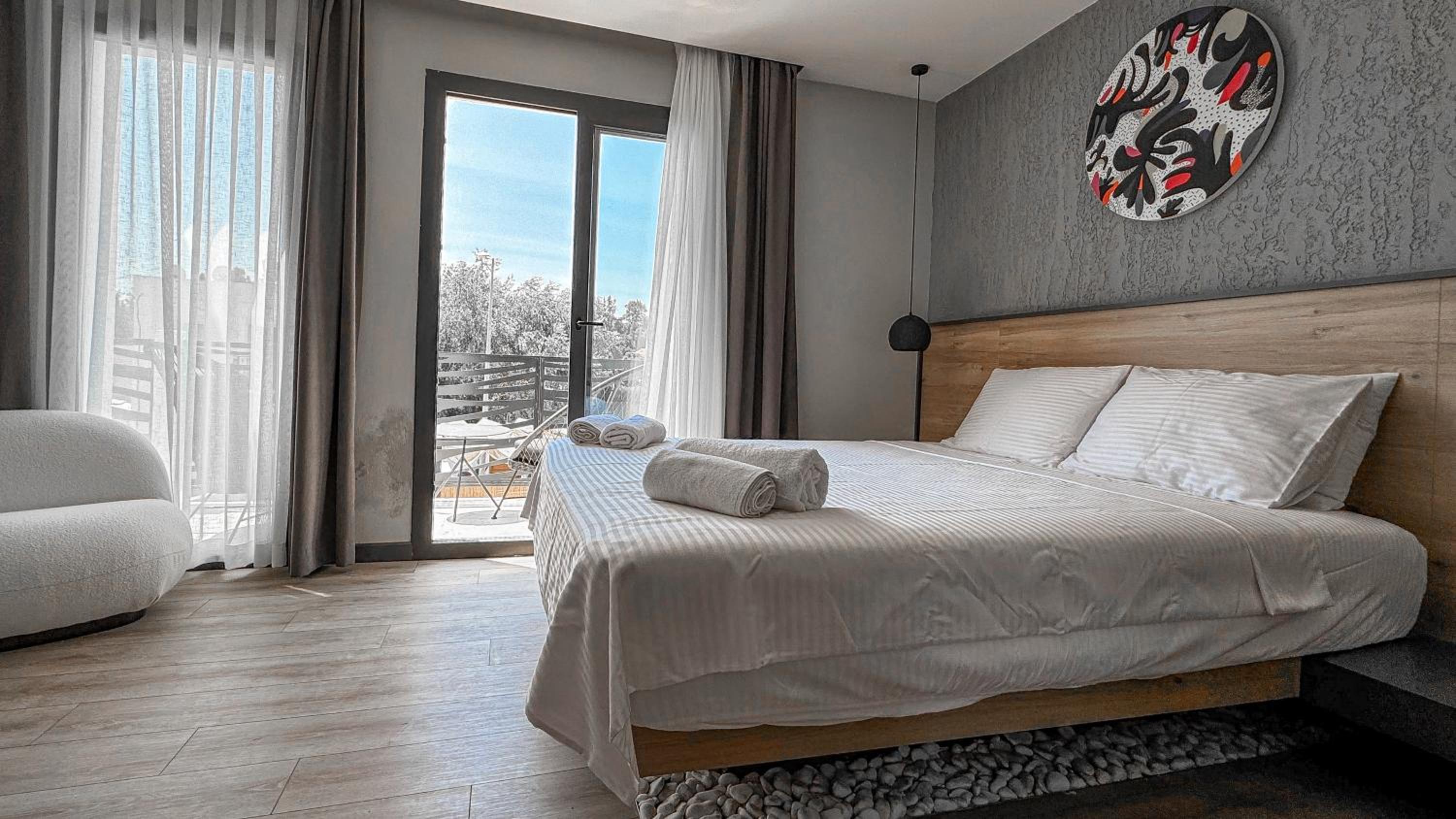 Queen Room with Balcony photo 1