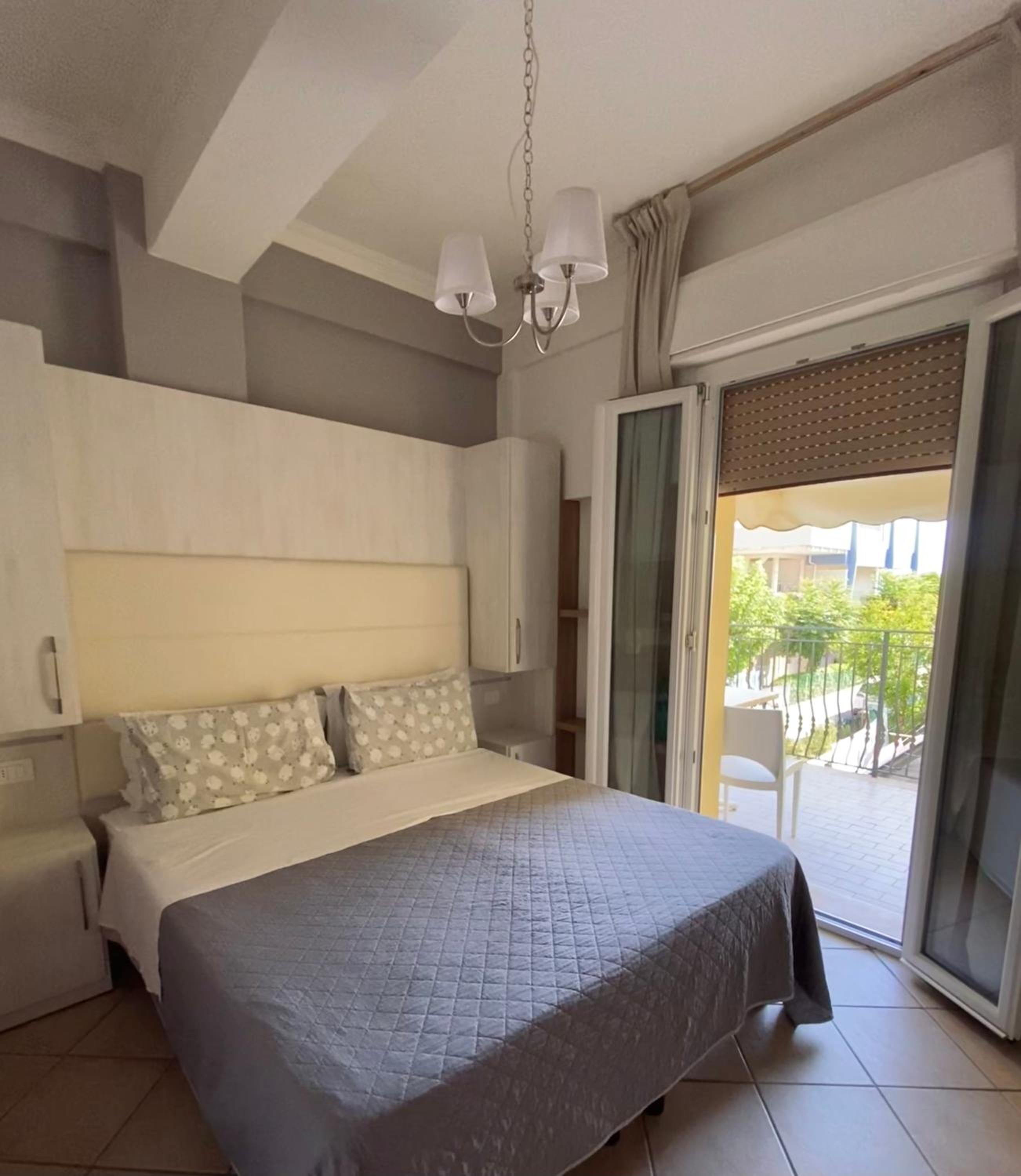 Small Double Room photo 1