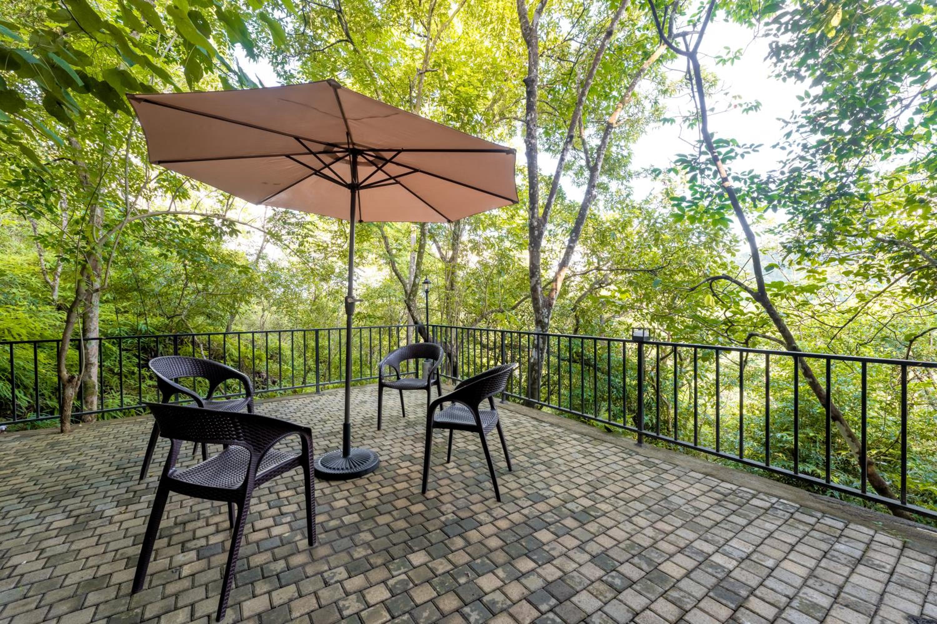 Double Room with Balcony photo 3