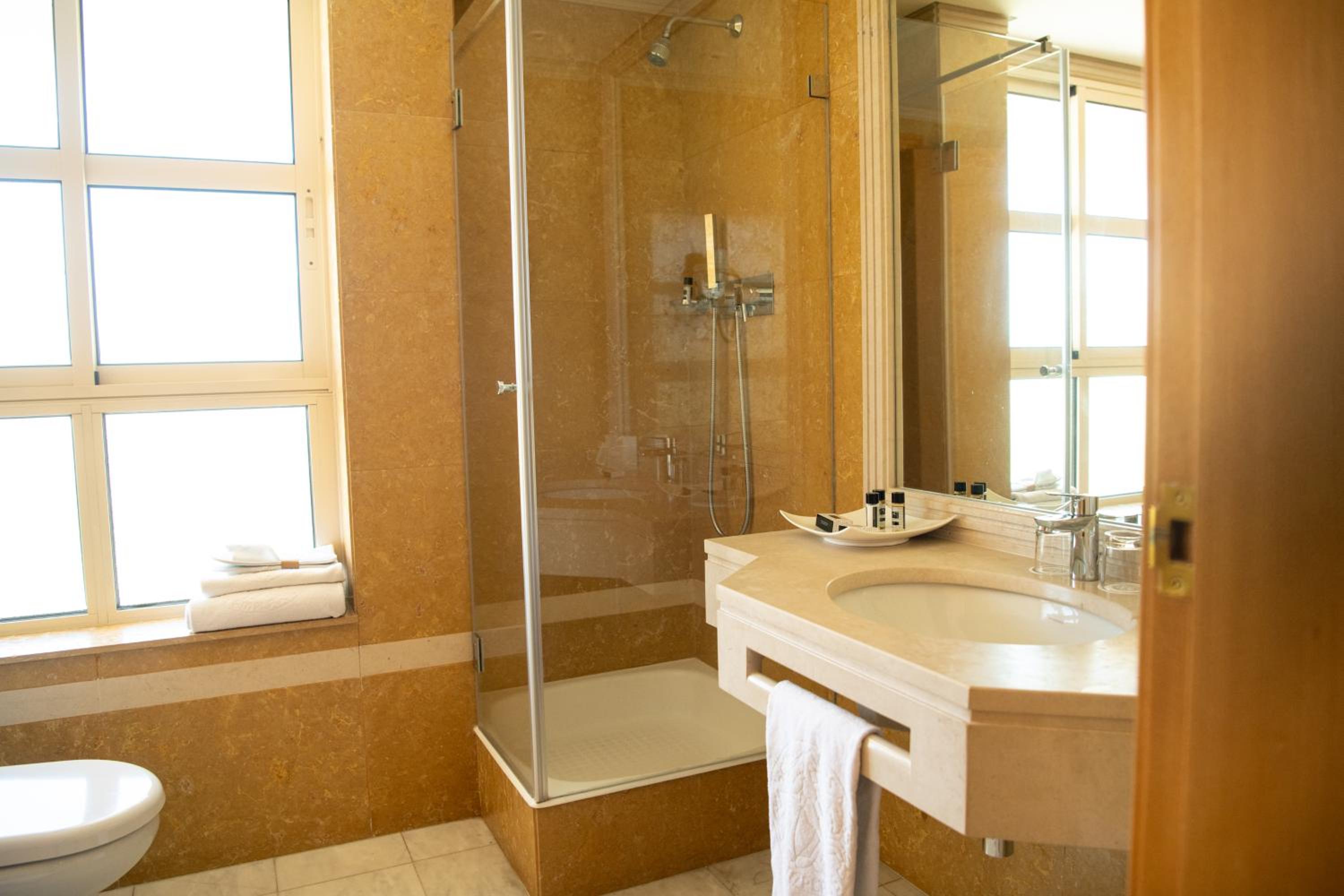 Duplex Suite - Photo 2