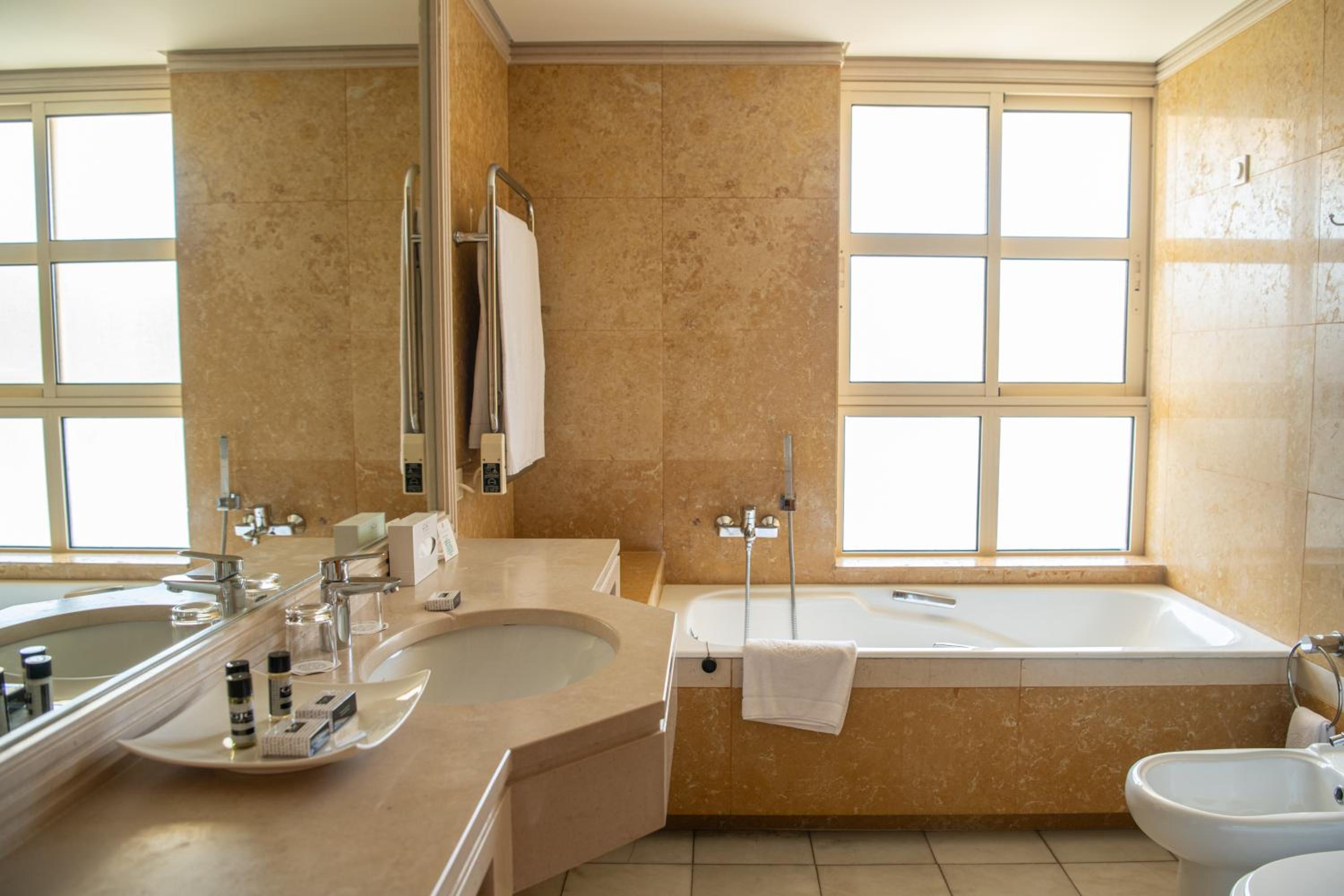 Double or Twin Room - Photo 3