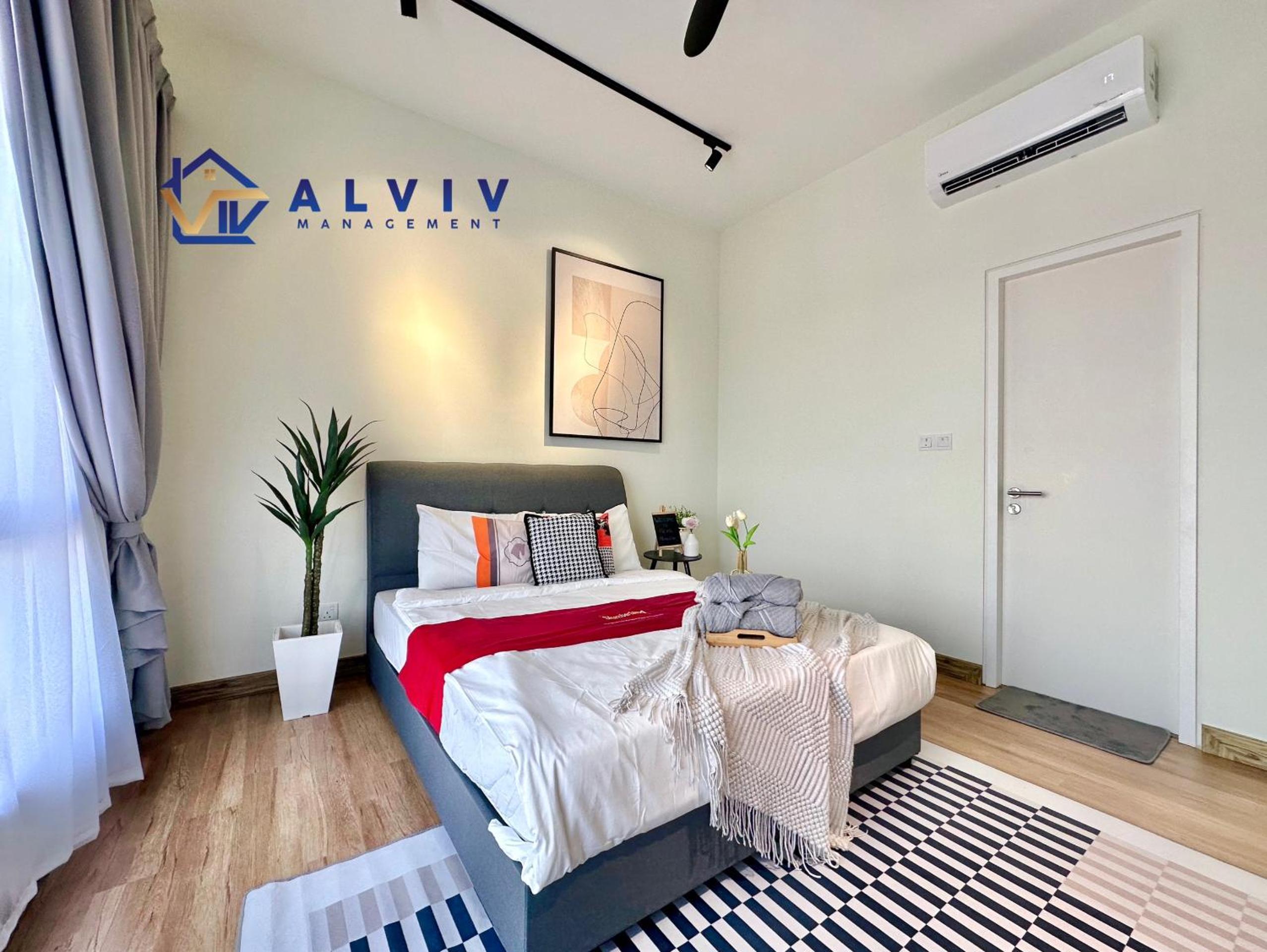 Three-Bedroom Apartment - Photo 32