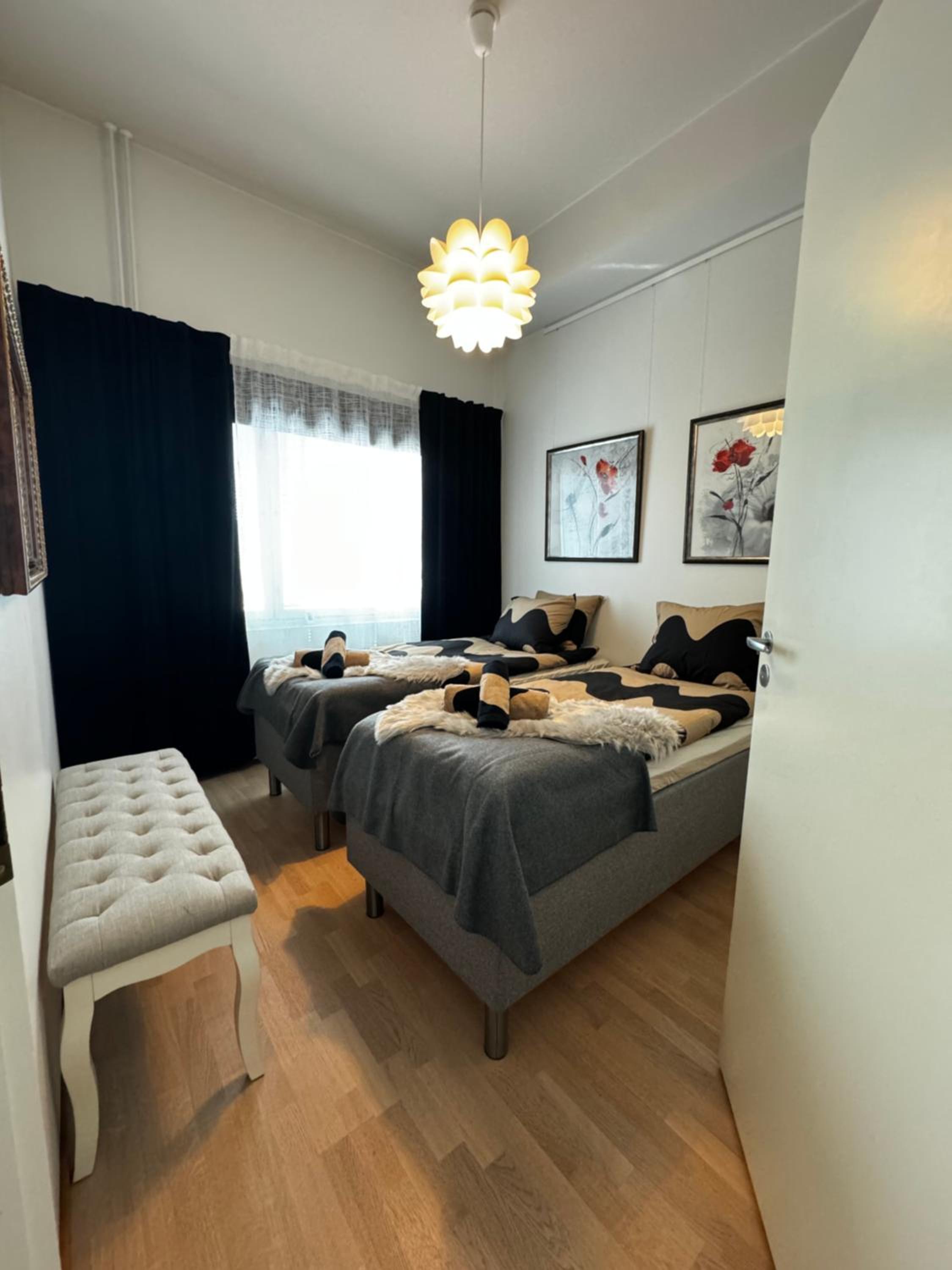 One-Bedroom Apartment photo 1