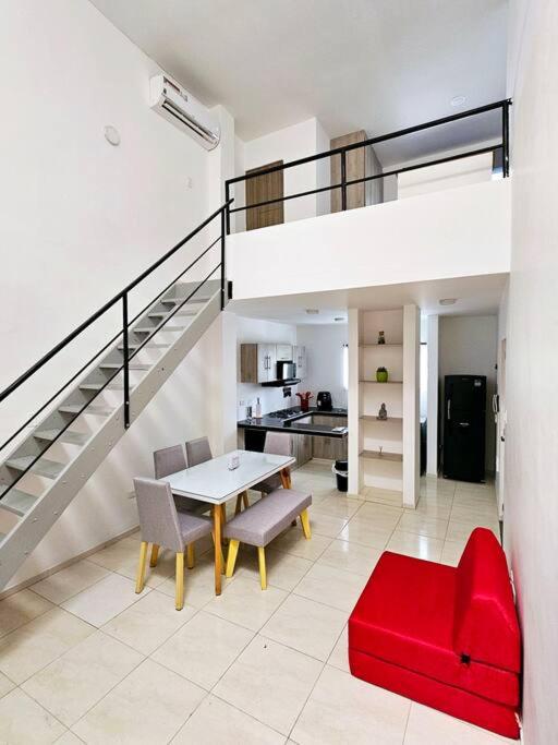 One-Bedroom Apartment photo 1
