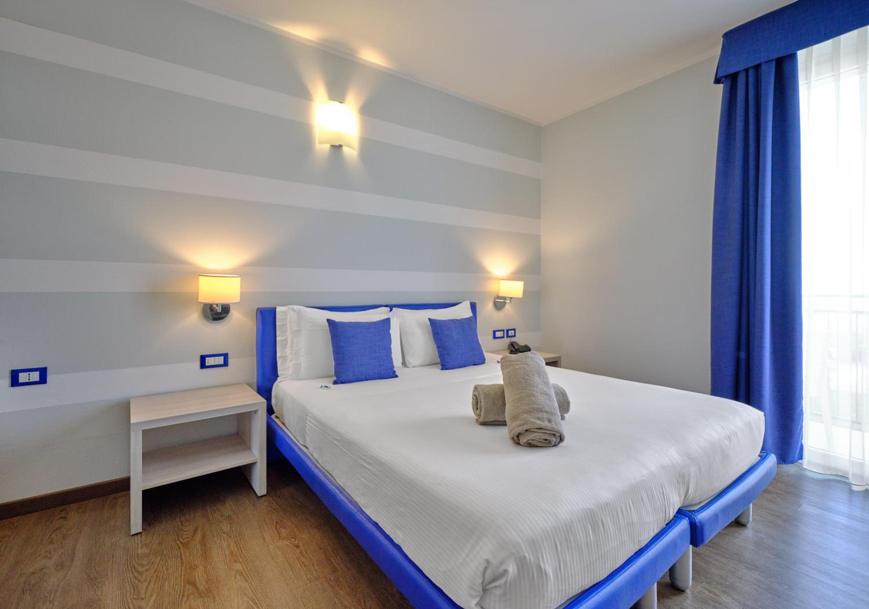 Superior Triple Room photo 3