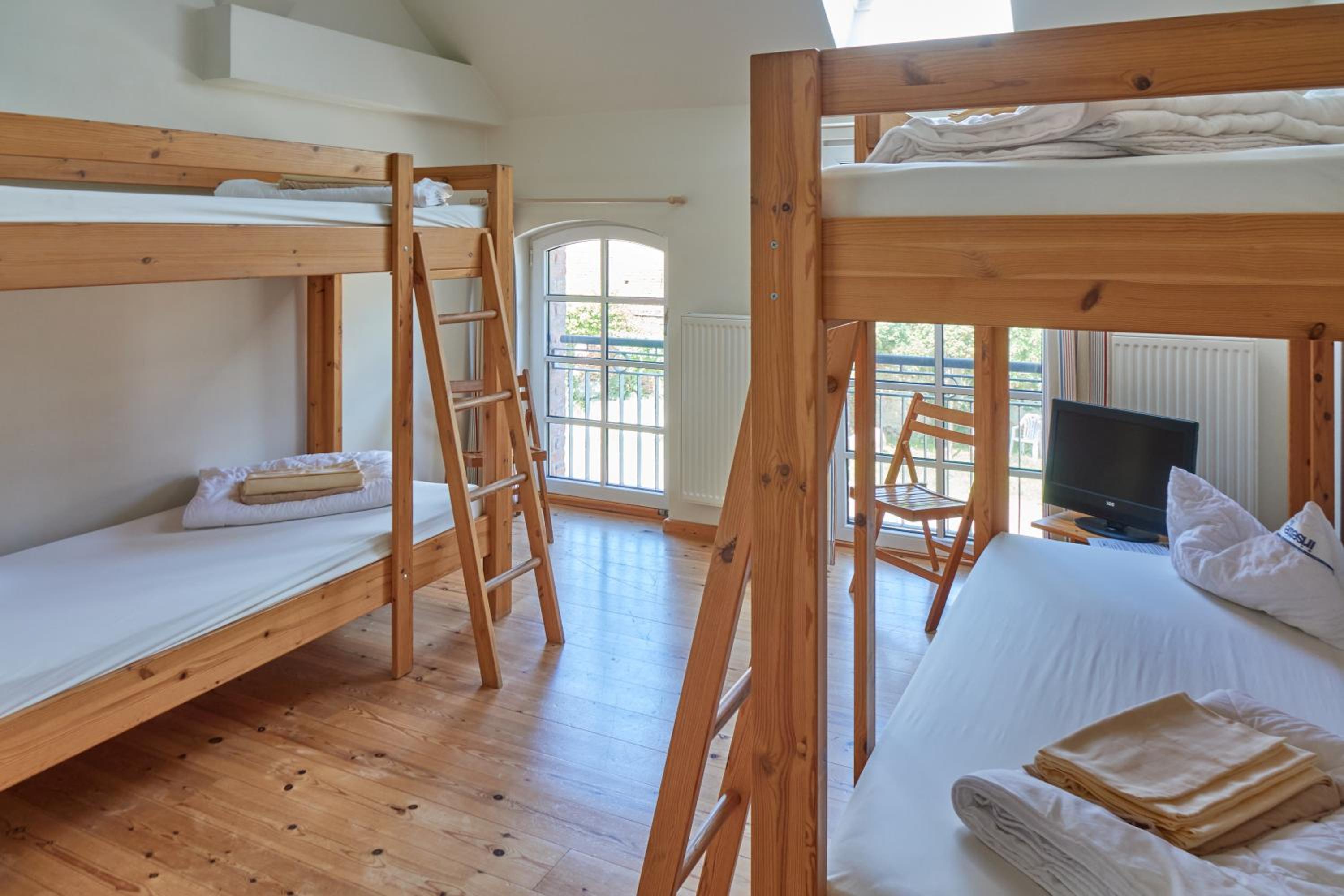Quadruple Room with Private Bathroom photo 1