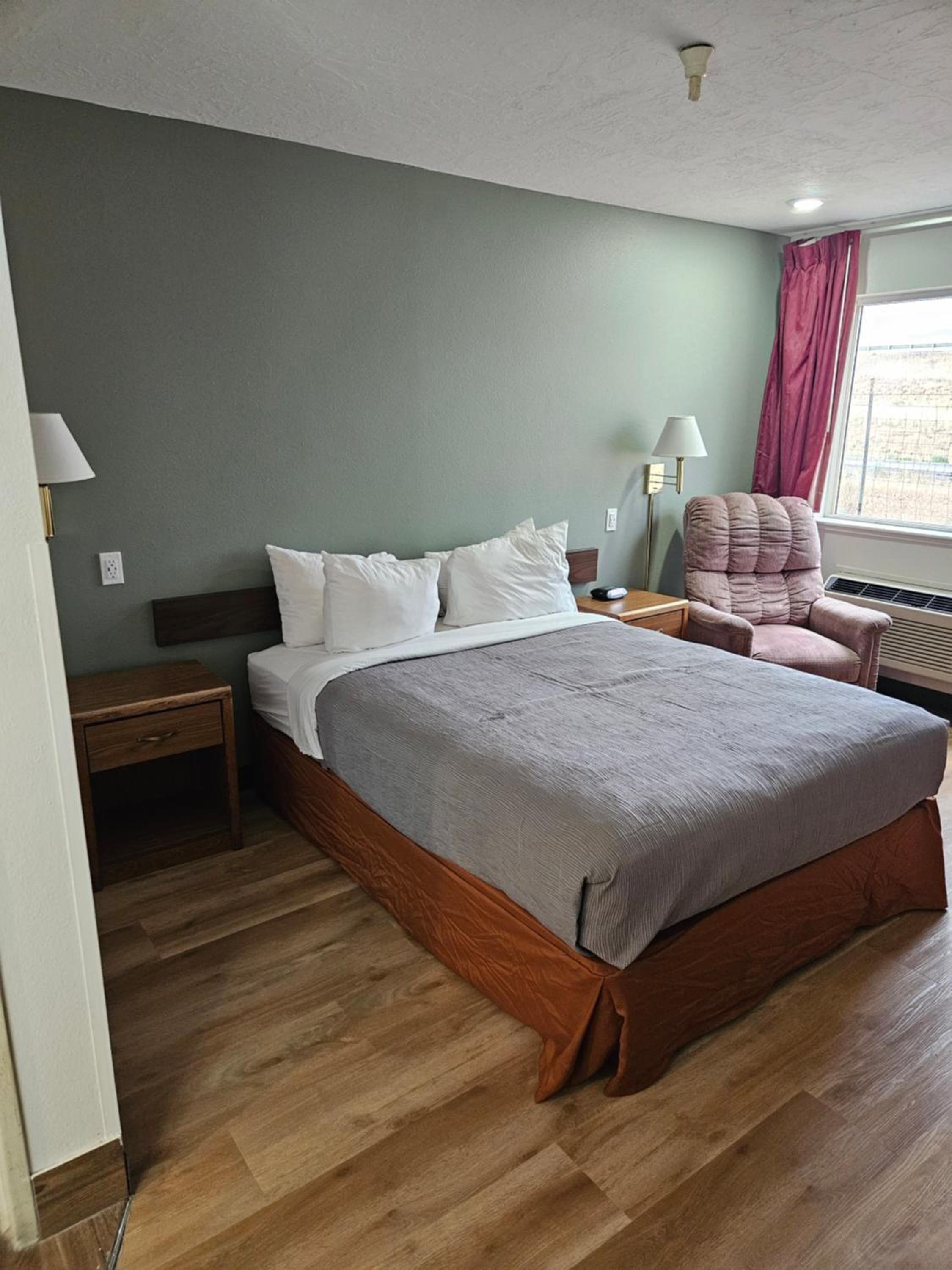 Standard Queen Room photo 1