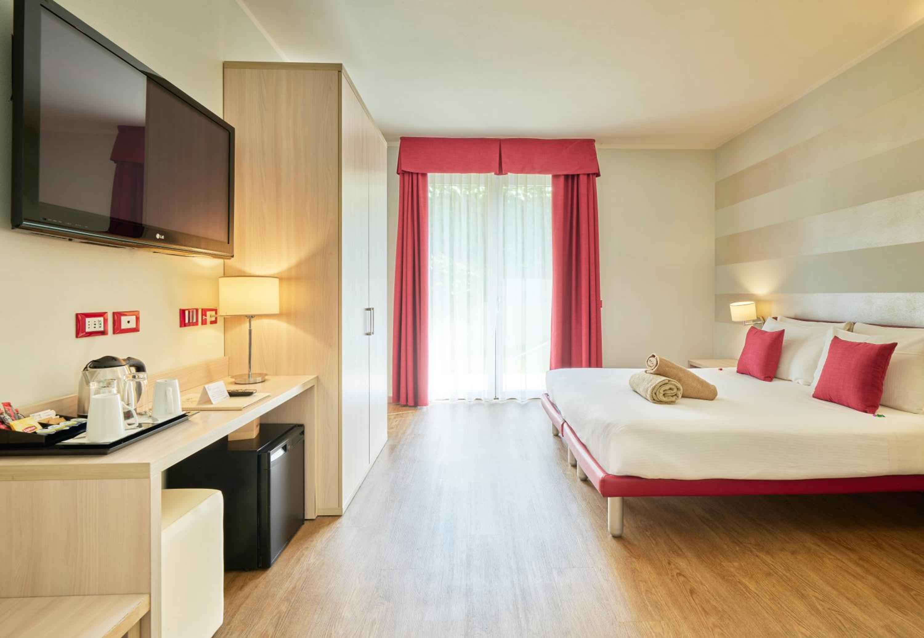 Deluxe Double or Twin Room - Photo 1