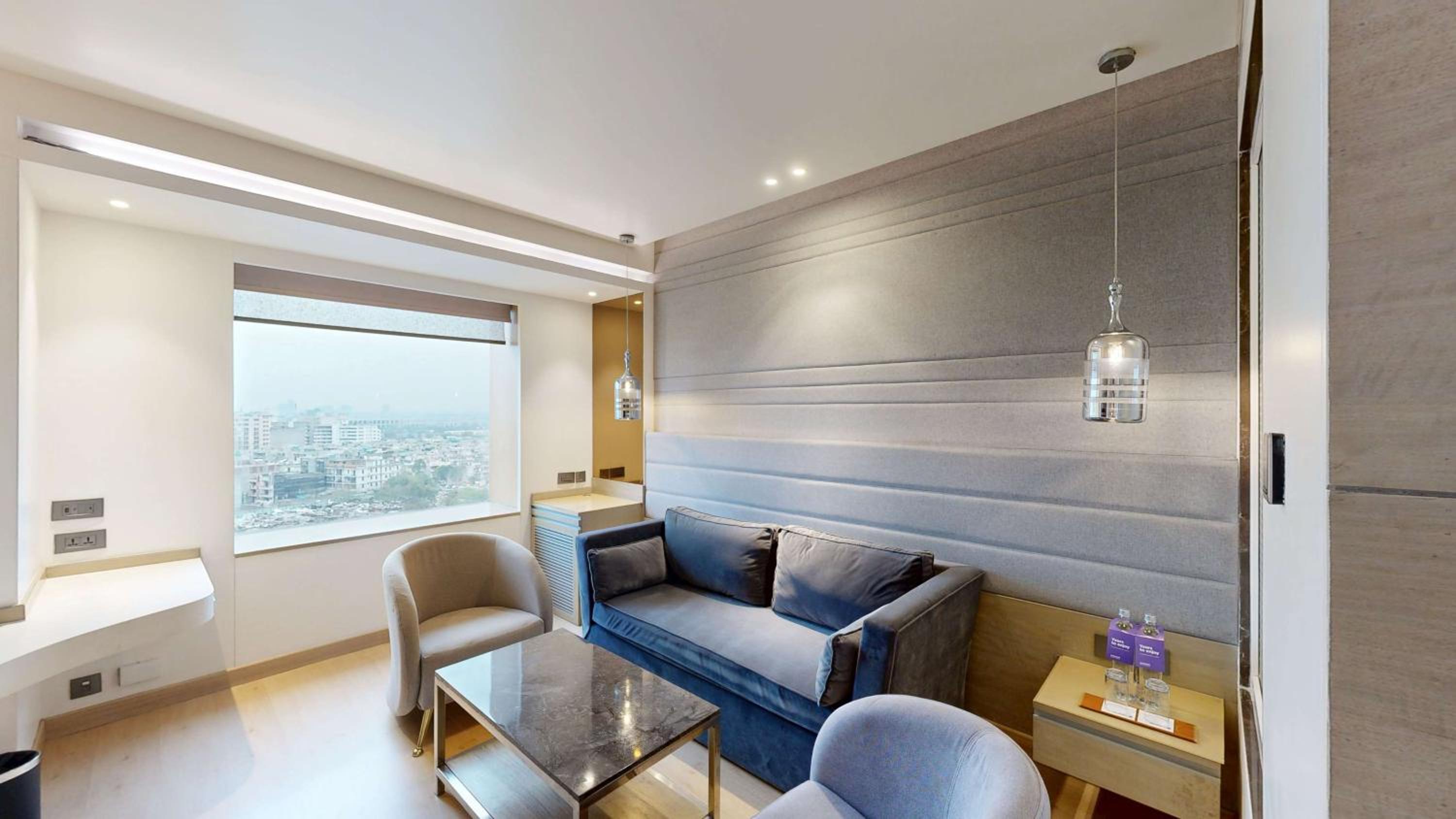 Executive Suite – Unlimited pour during happy hours between 6 to 8 pm in room, fruit bowl, 2 varieties of home-made cookies, assorted dry nuts, 6 pcs laundry complimentary per suite per day, 24 hrs butler service photo