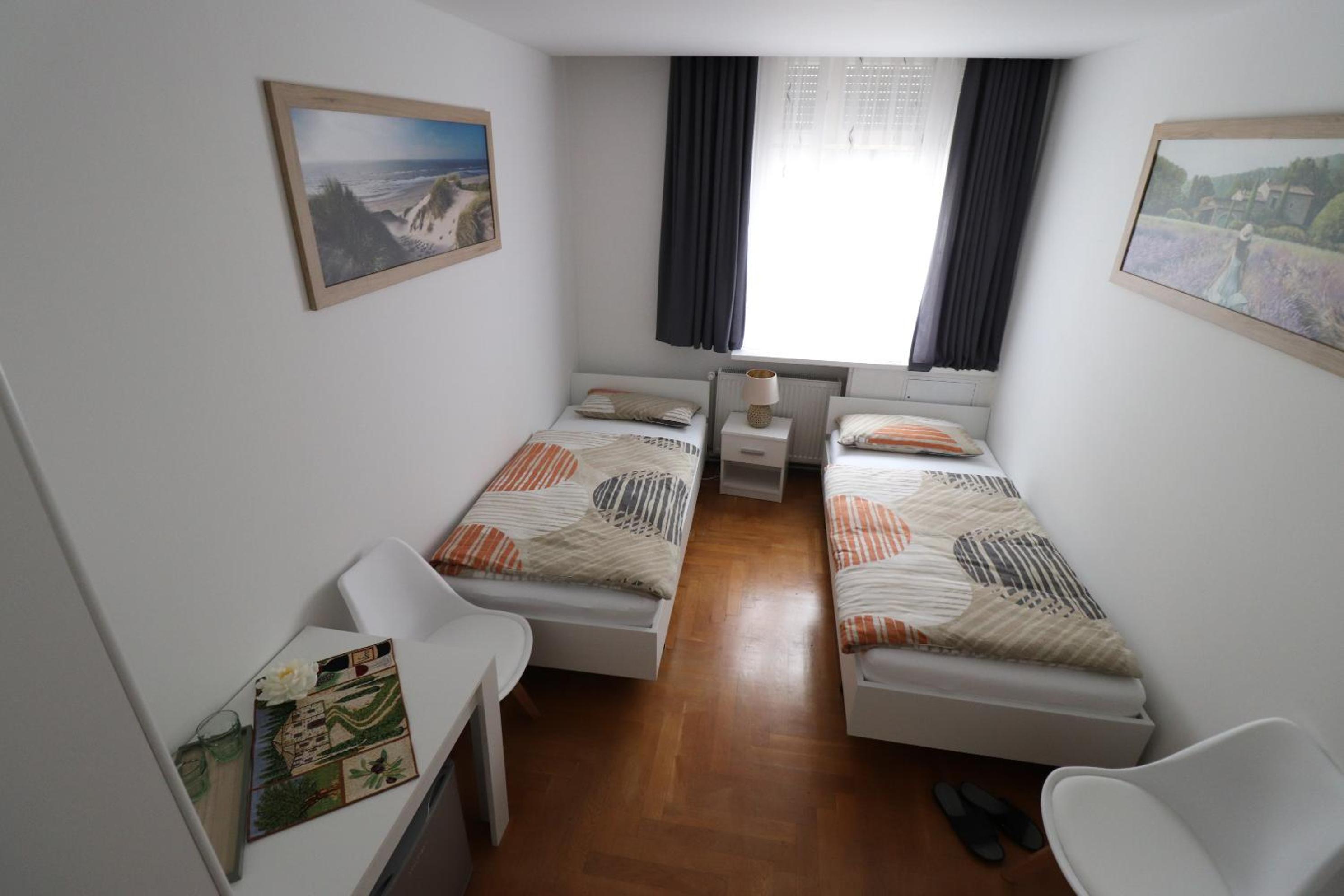 Standard Twin Room photo 3