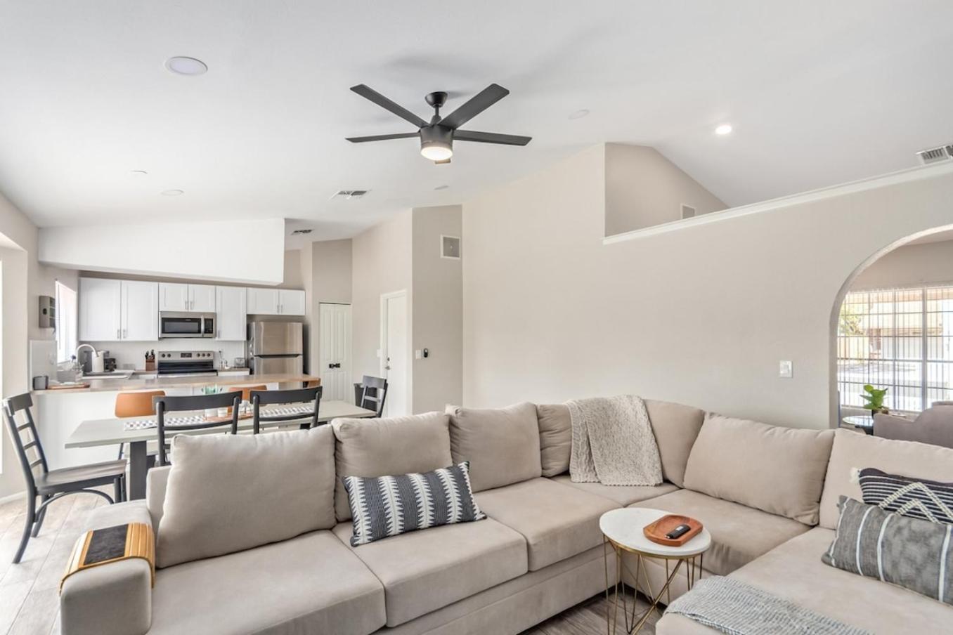 Deluxe Family Room photo 1