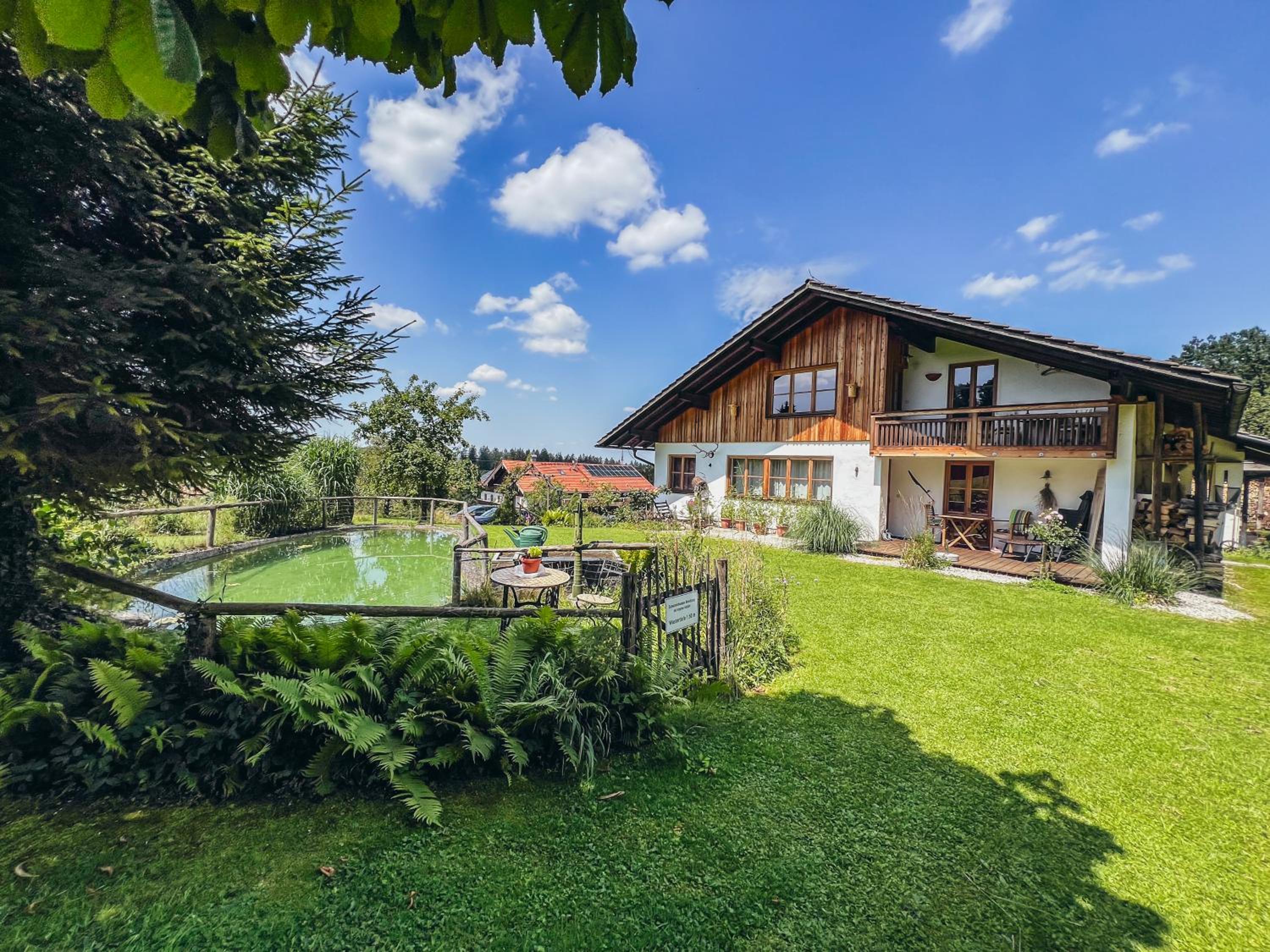 One-Bedroom Apartment with Garden photo 3